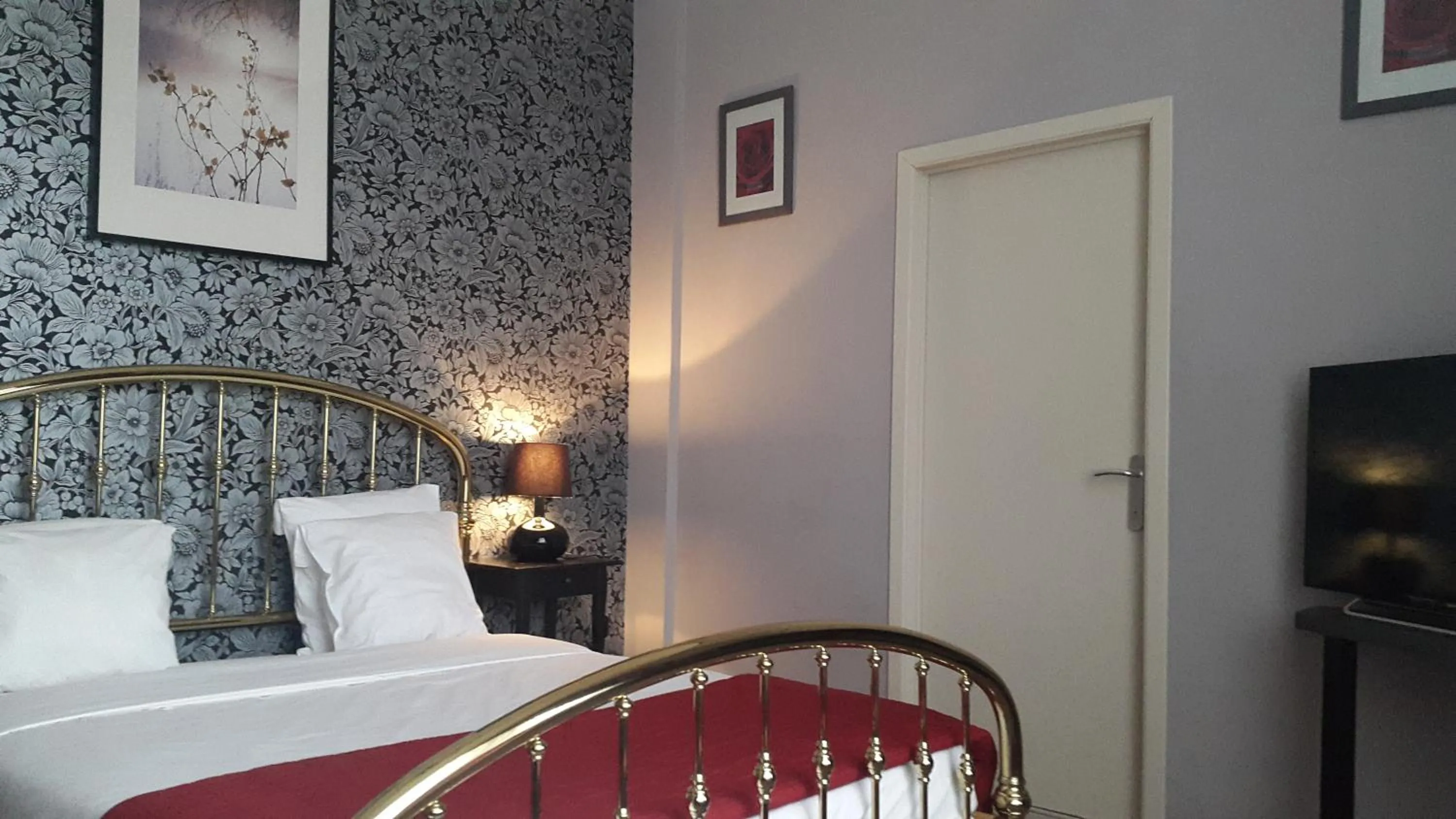 Bed in Hotel Antwerp Billard Palace