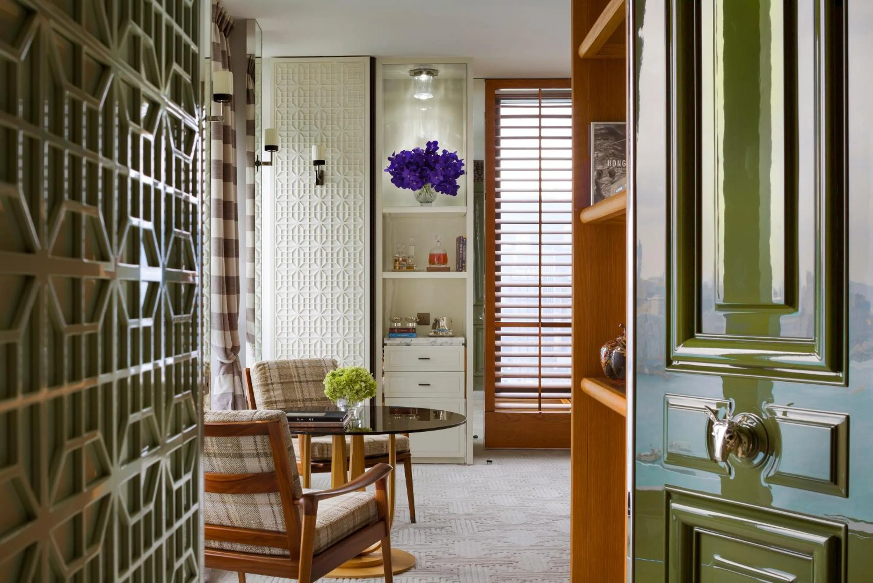 Living room in Rosewood Hong Kong