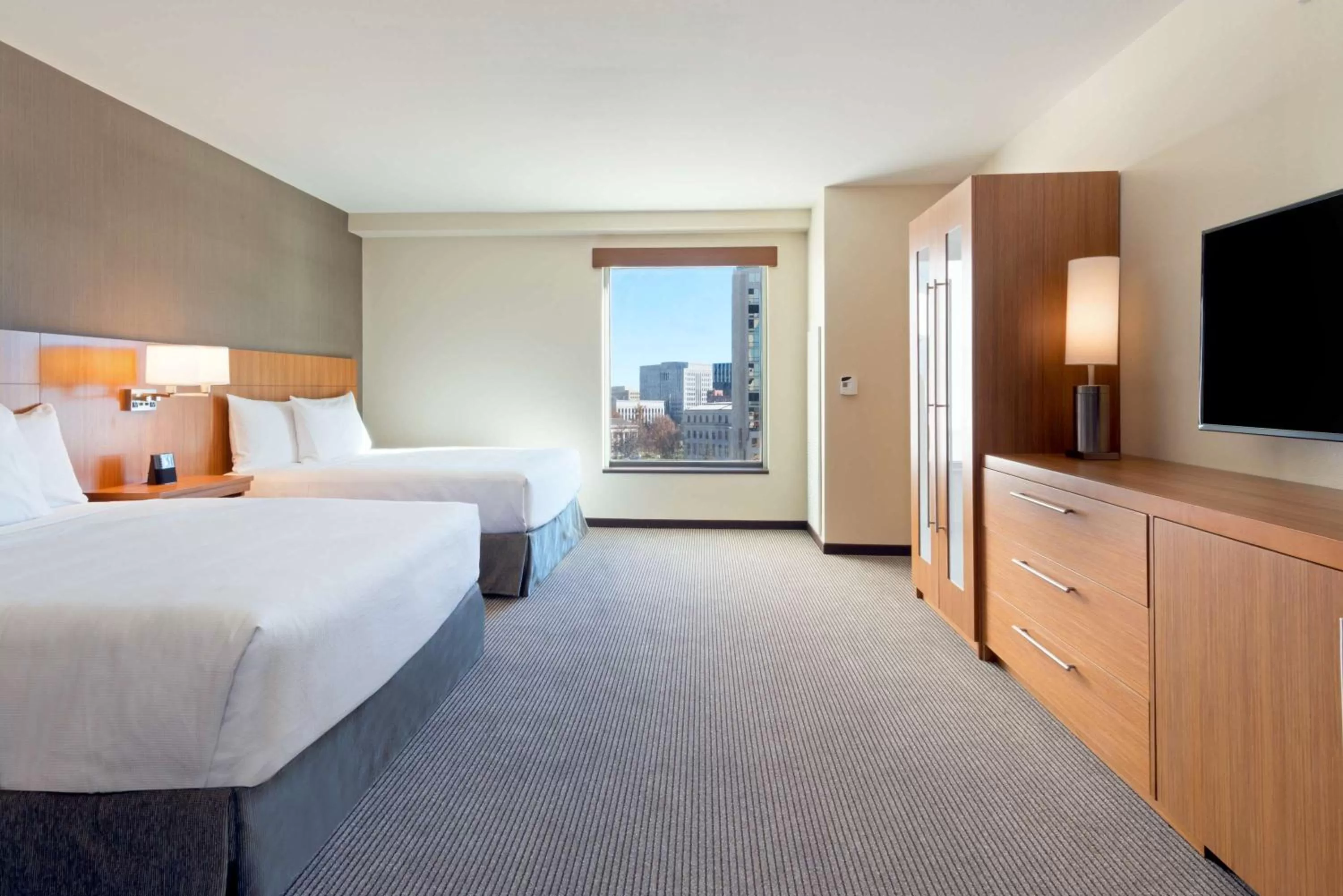 Photo of the whole room, Bed in Hyatt Place Denver Downtown