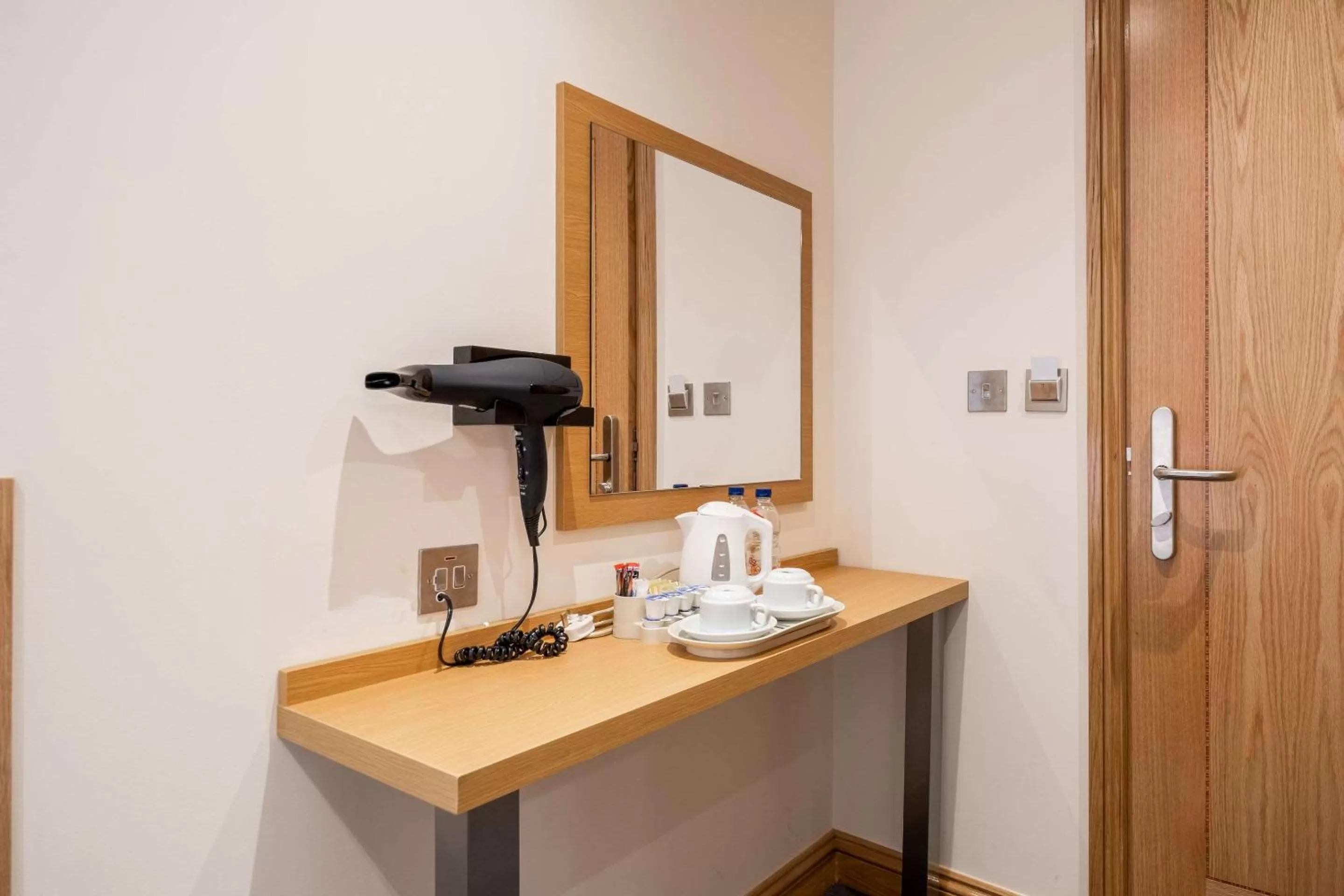 Photo of the whole room in Comfort Inn Hyde Park