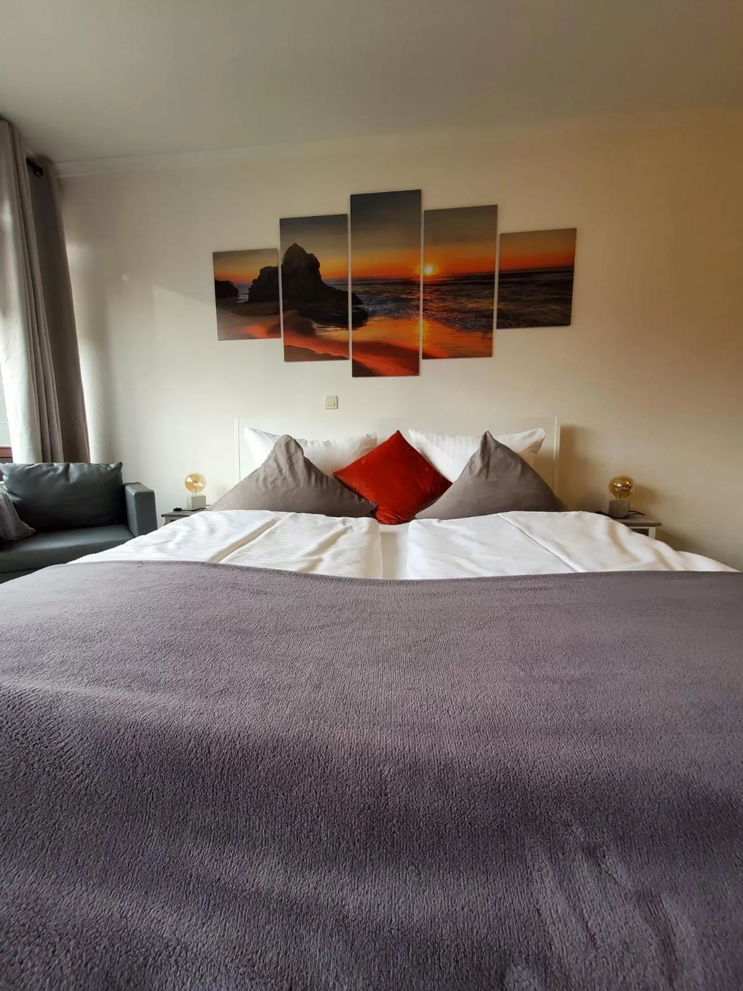 Bed in Hotel Seeblick am Sankelmarker See - Natur und Erholung