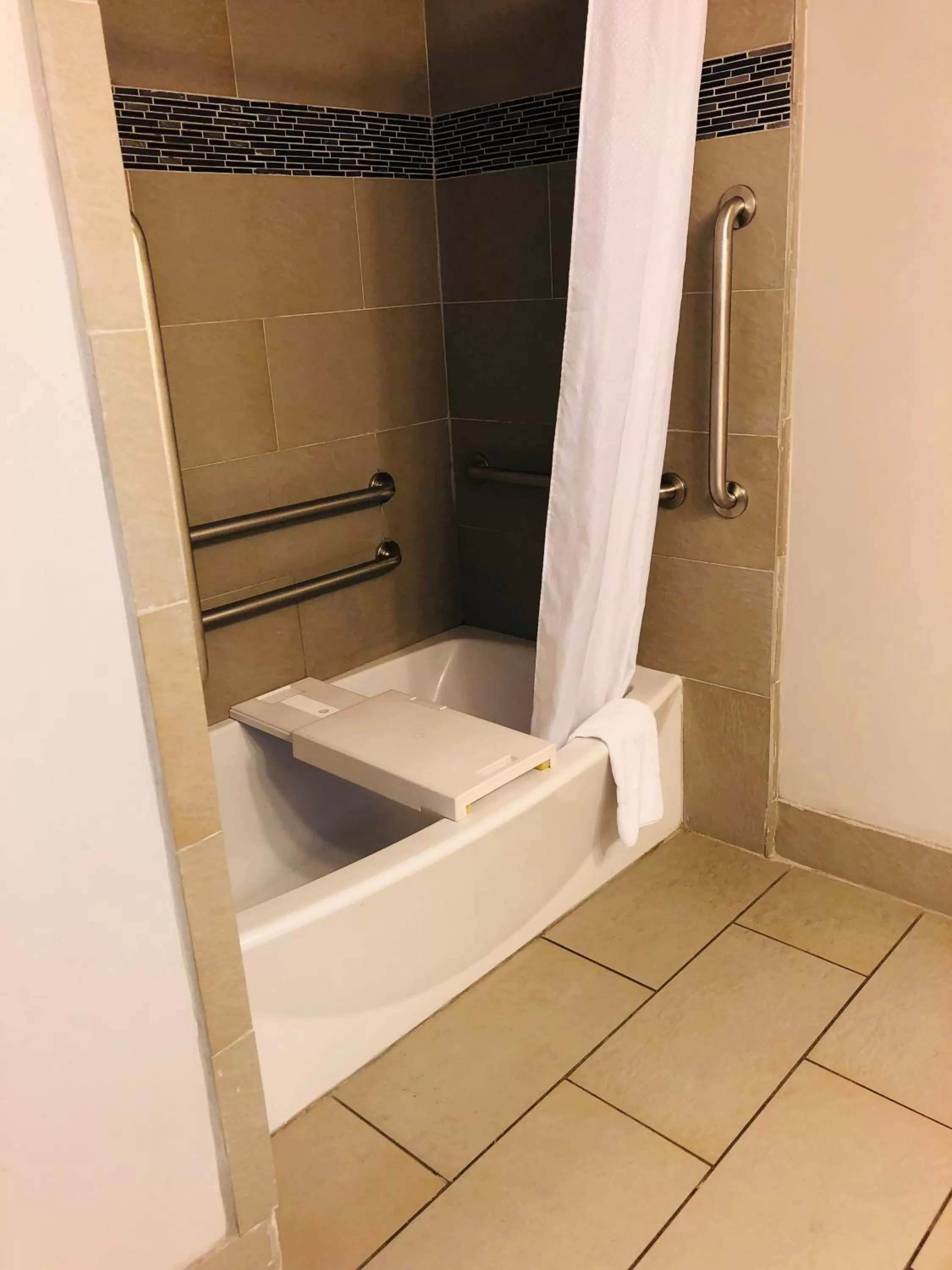 Country Inn & Suites by Radisson, Nashville Airport East, TN