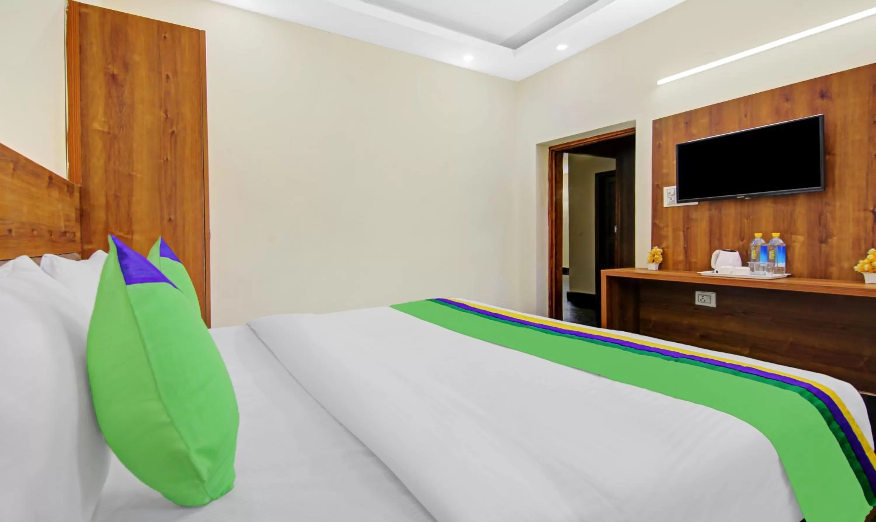 Bed in Treebo The Eden Roc