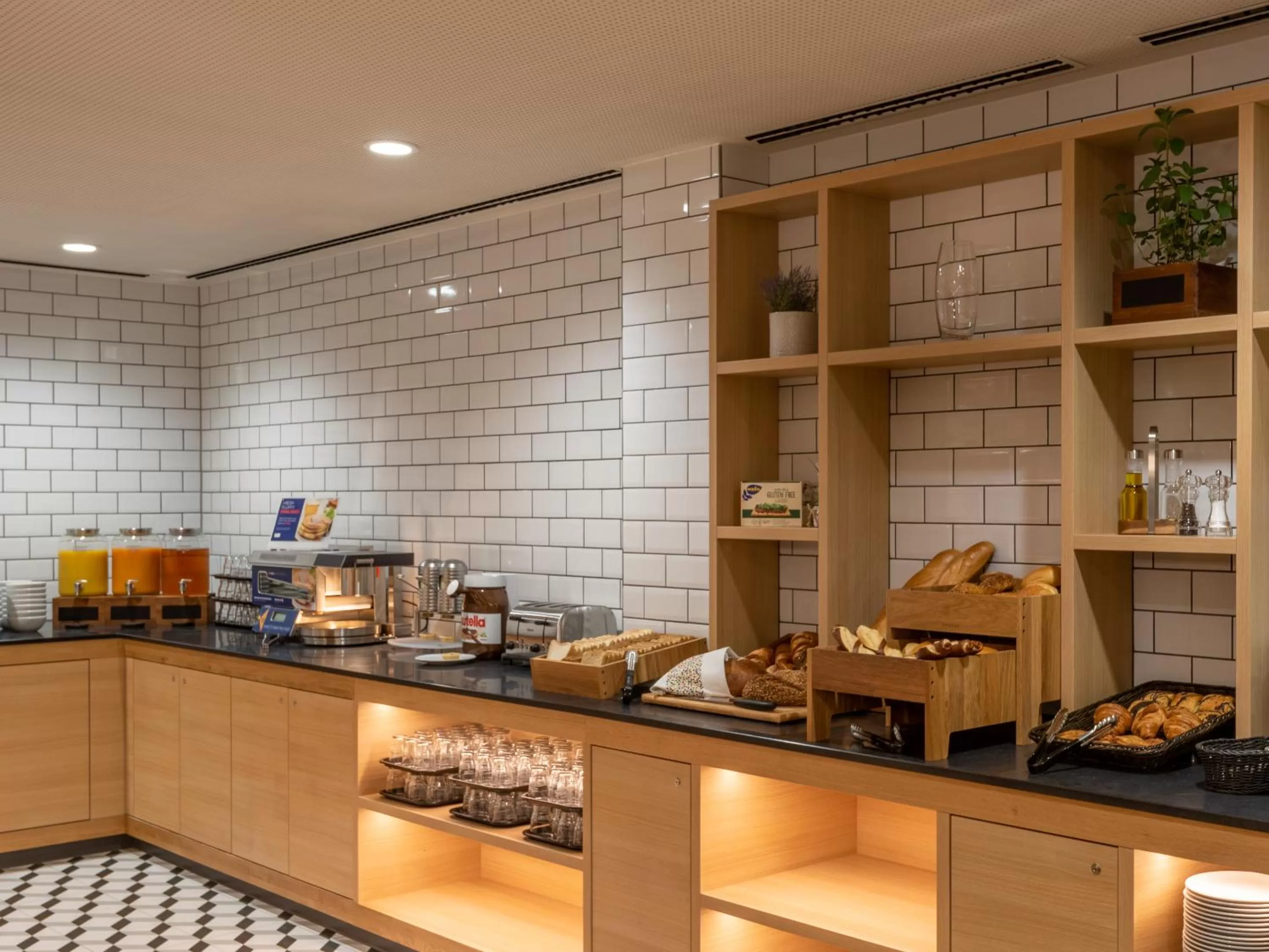 Continental breakfast in Holiday Inn Express - Hamburg South A7-AS42 by IHG