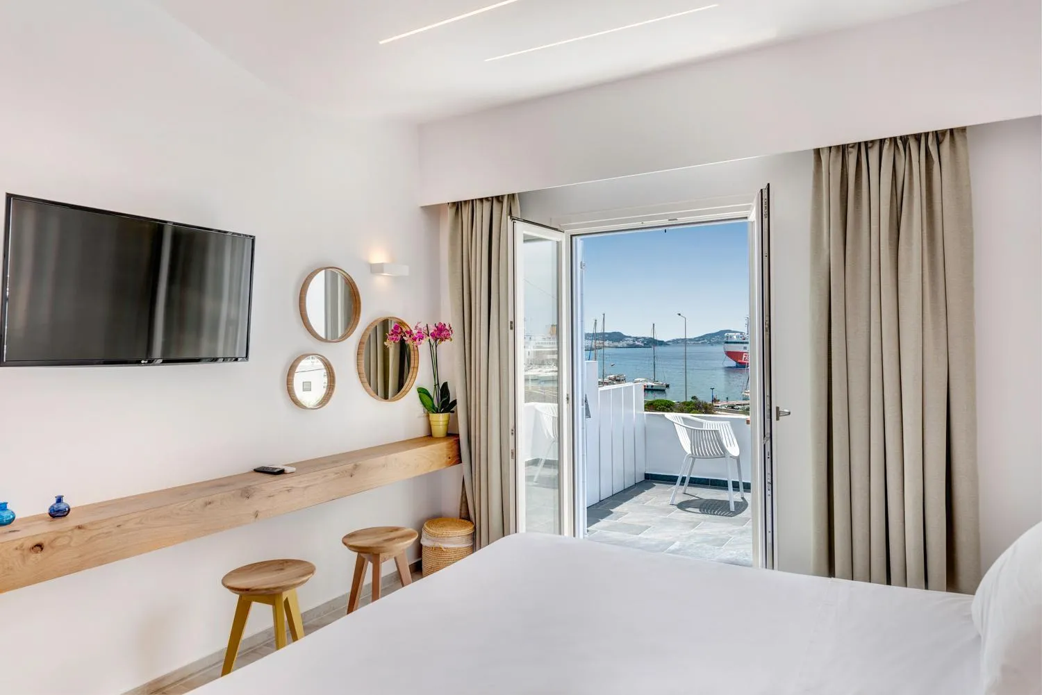 View (from property/room), Bed in Makis Place