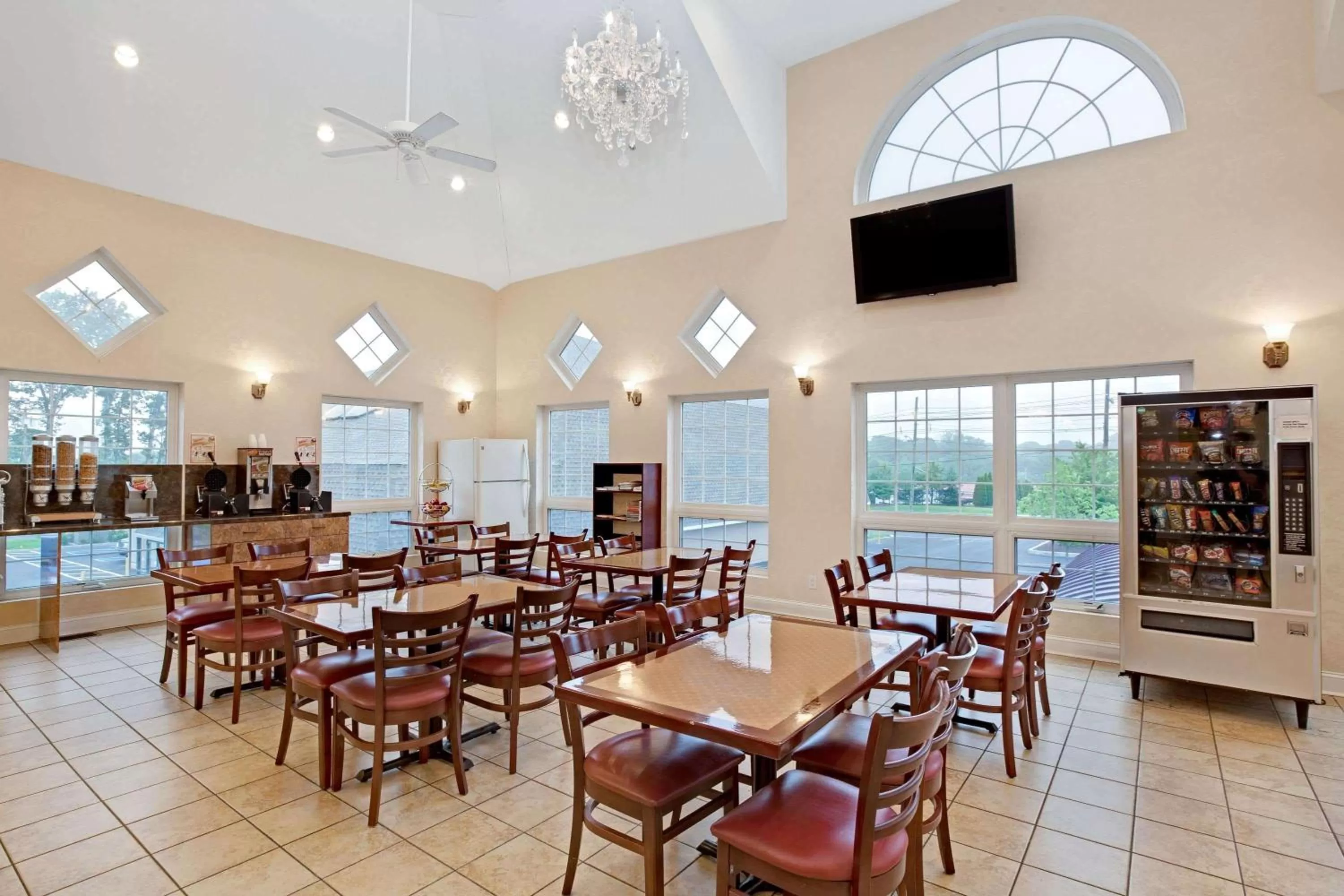 Restaurant/places to eat in Howard Johnson by Wyndham Blackwood Near Philadelphia