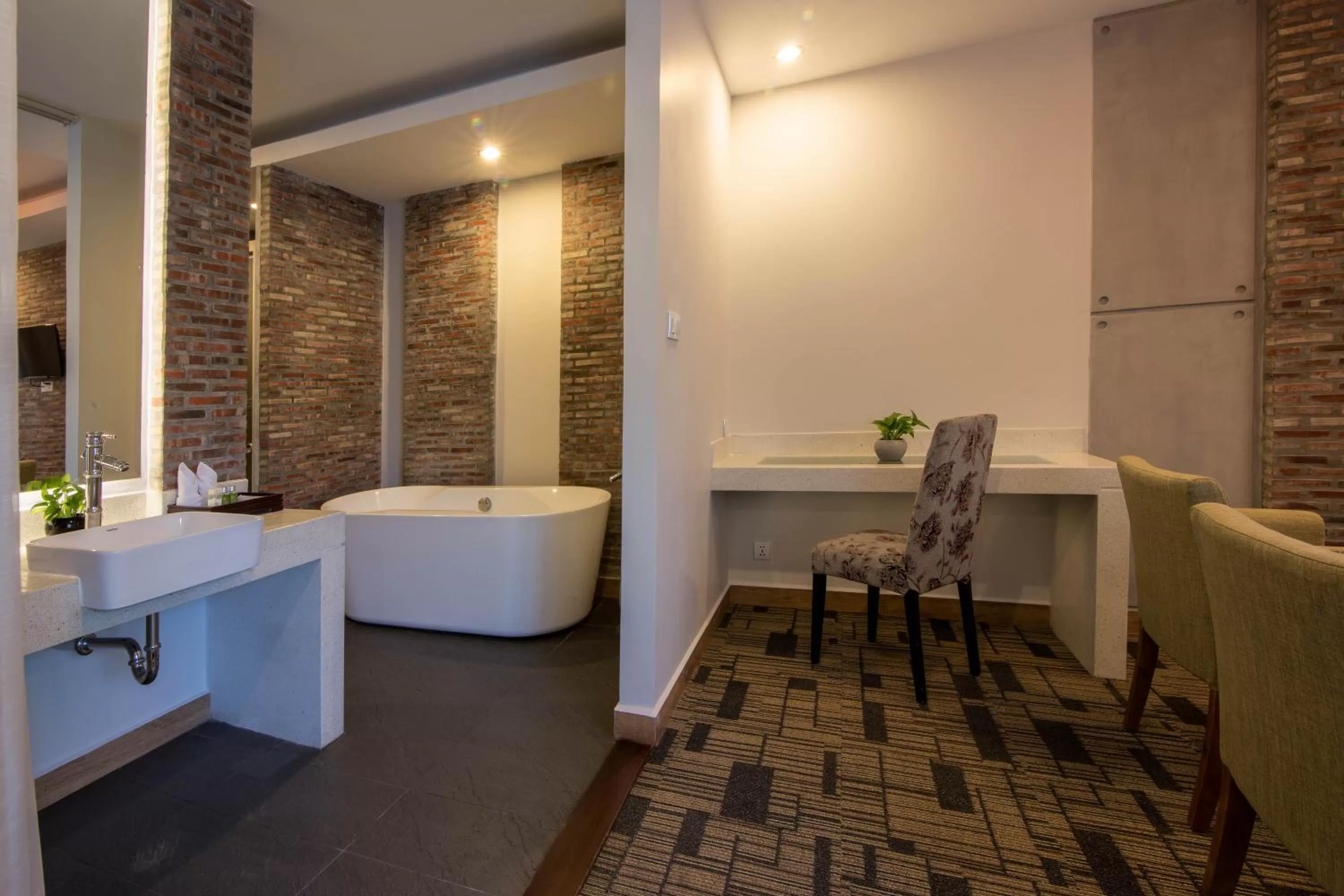 Bathroom in Sovanna Hotel