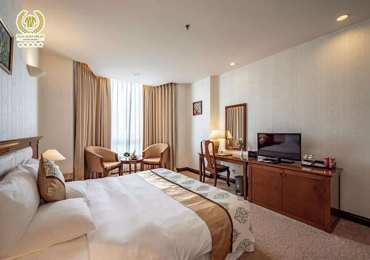 Bedroom, Bed in Tan Son Nhat Saigon Hotel