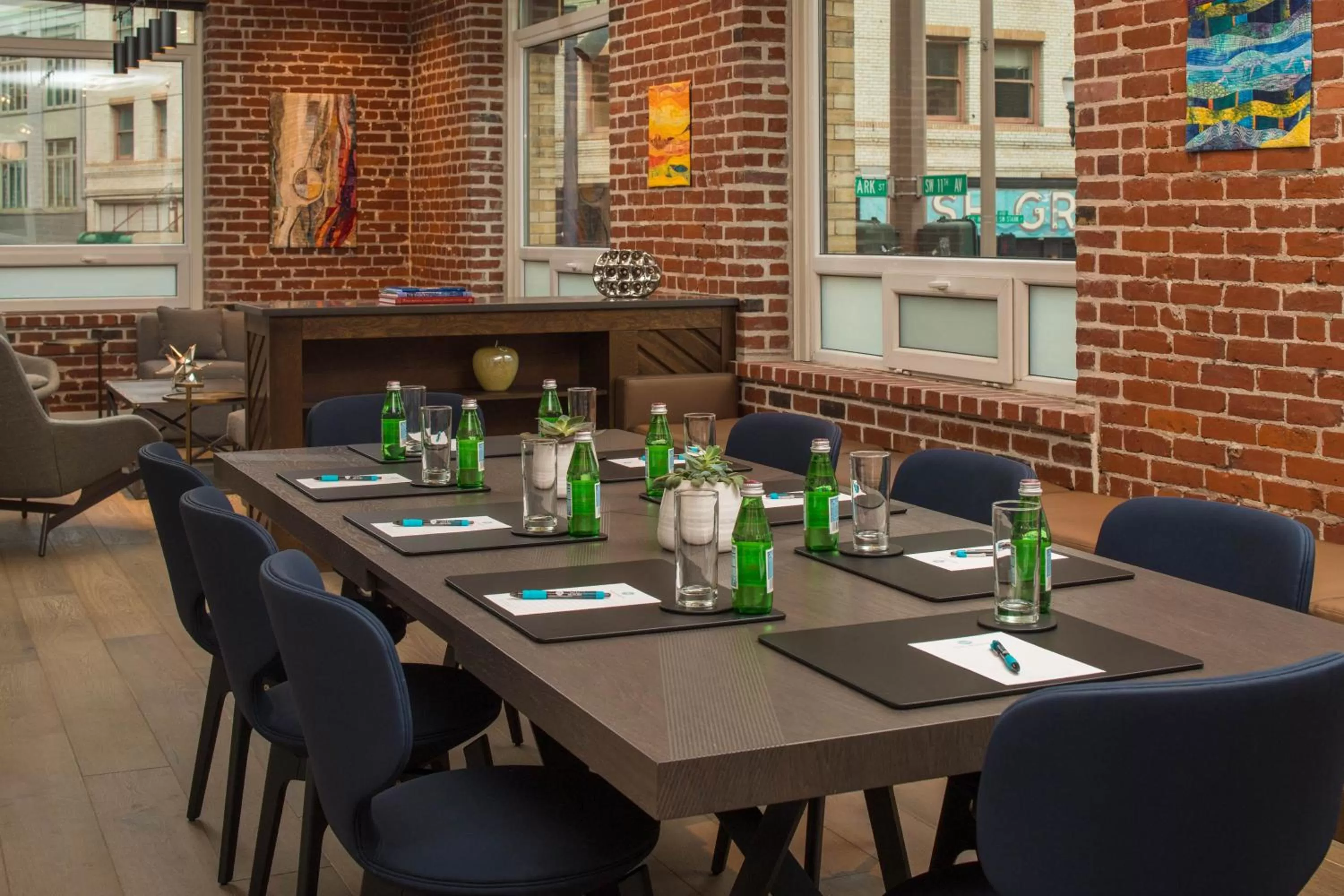 Living room in The Mark Spencer Hotel