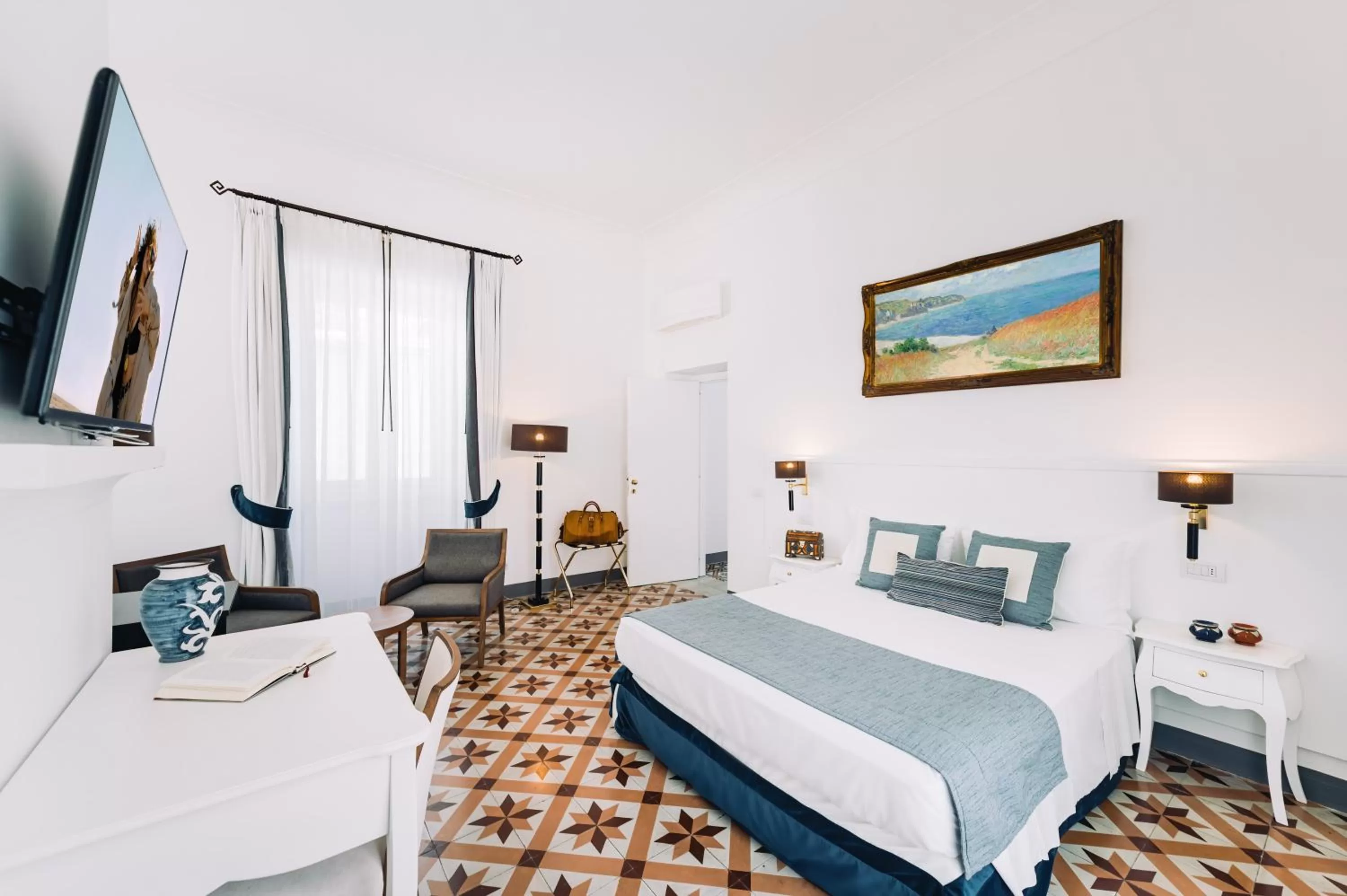 TV and multimedia, Bed in Amalfi Luxury House