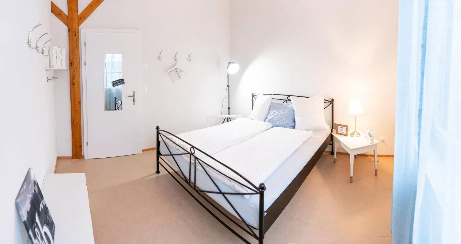 Photo of the whole room, Bed in BnB Entensee