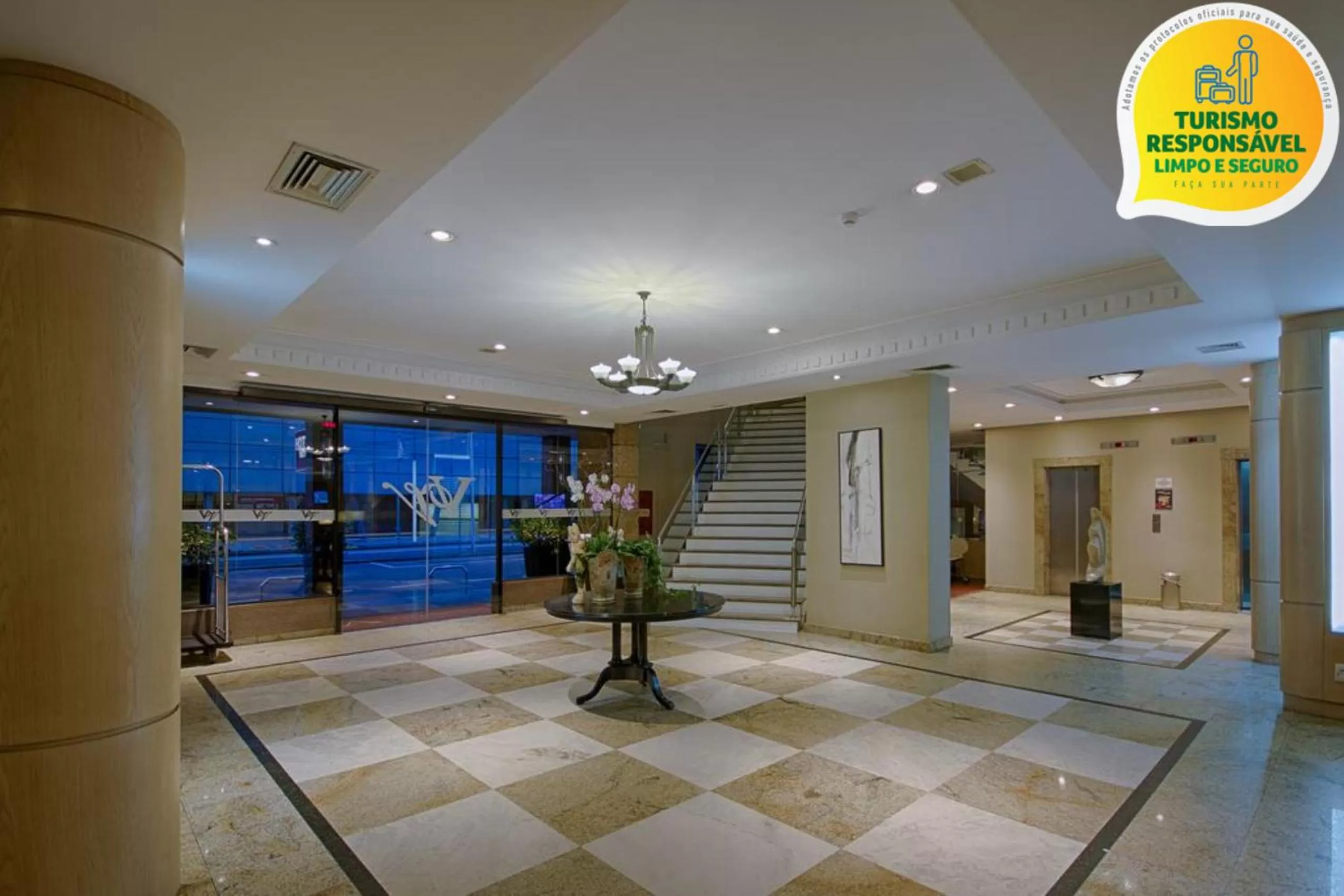 Lobby or reception in Hotel Victoria Villa Curitiba by Nacional Inn