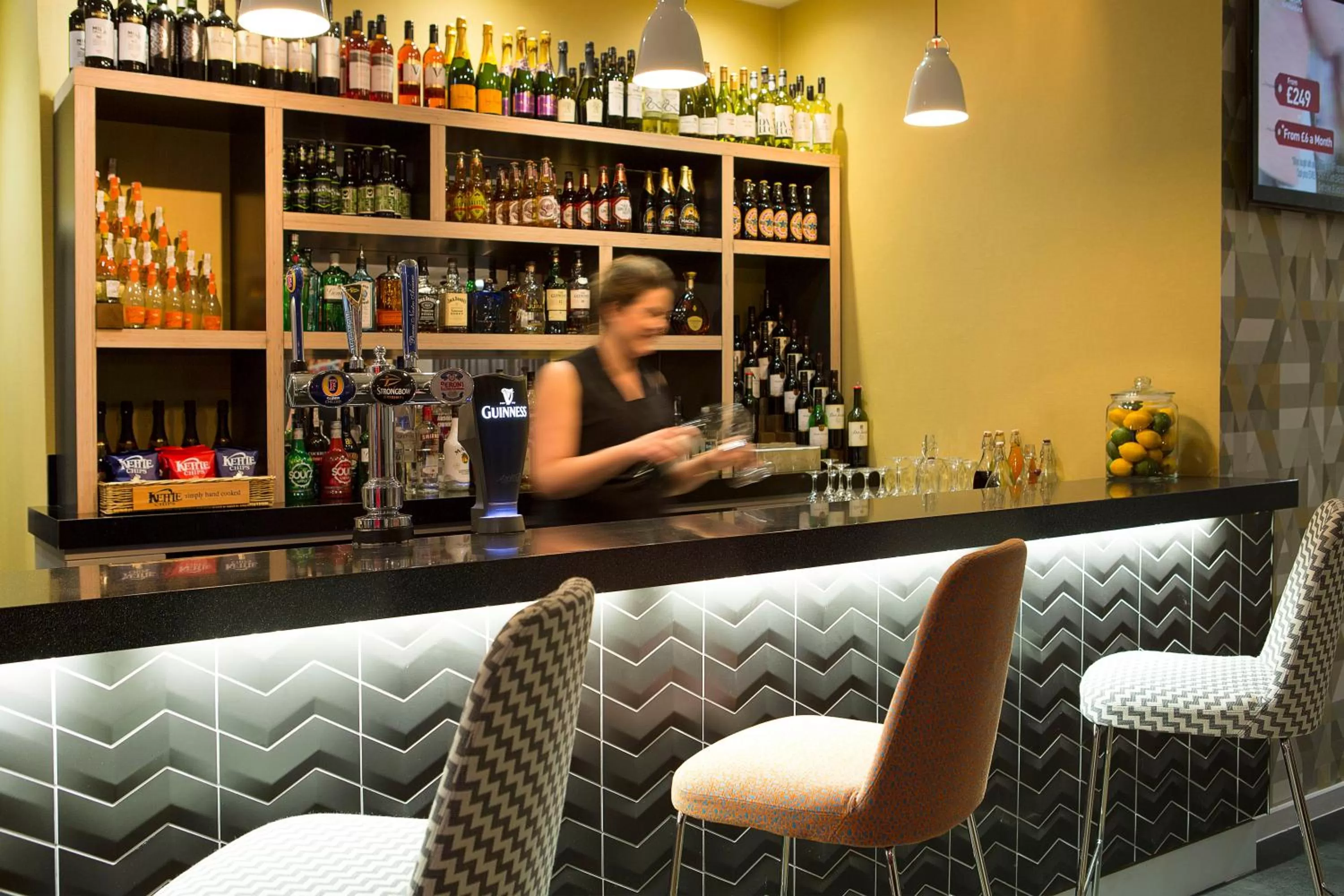Lounge or bar in Sleeperz Hotel Newcastle