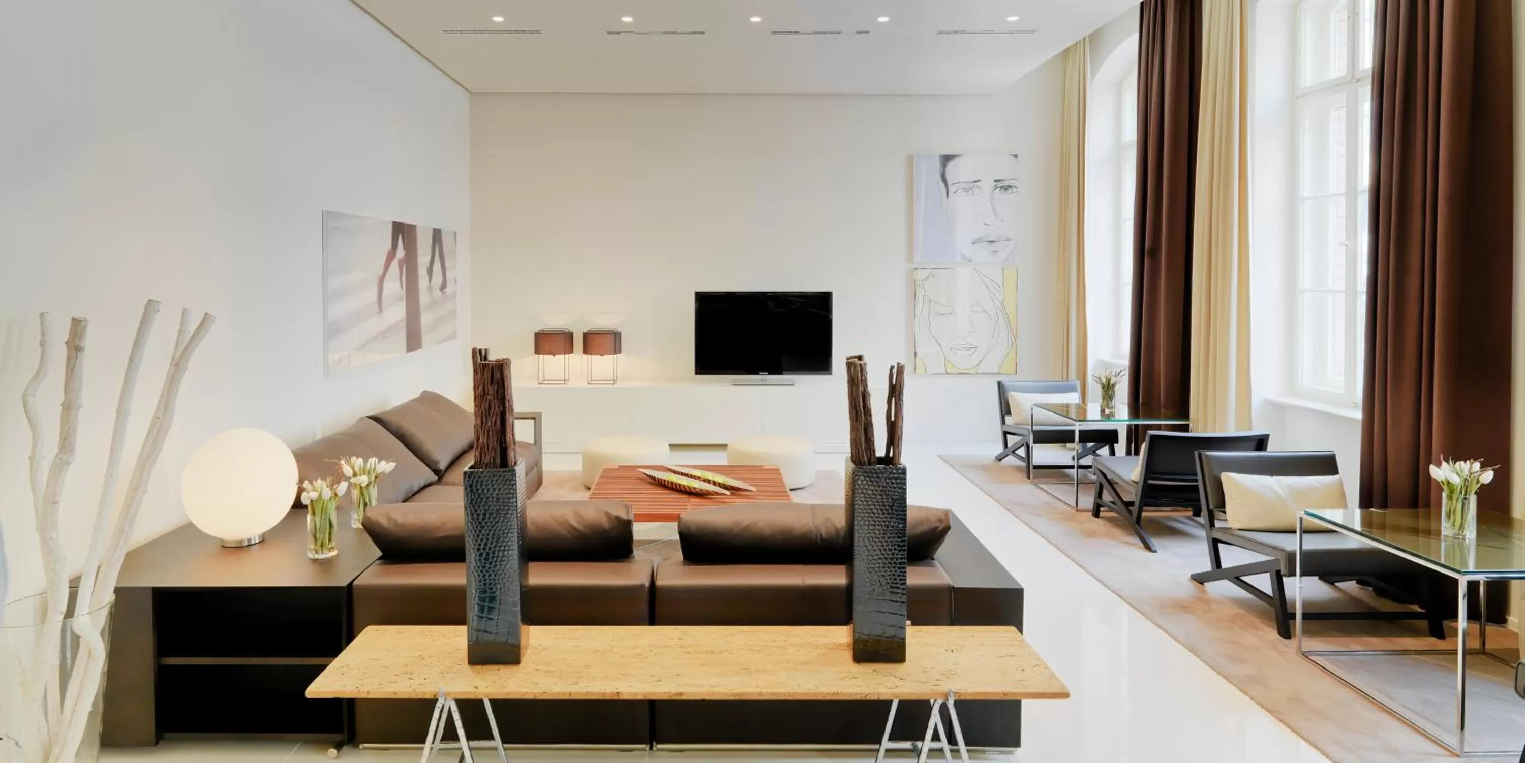 Lobby or reception in H10 Berlin Ku'Damm