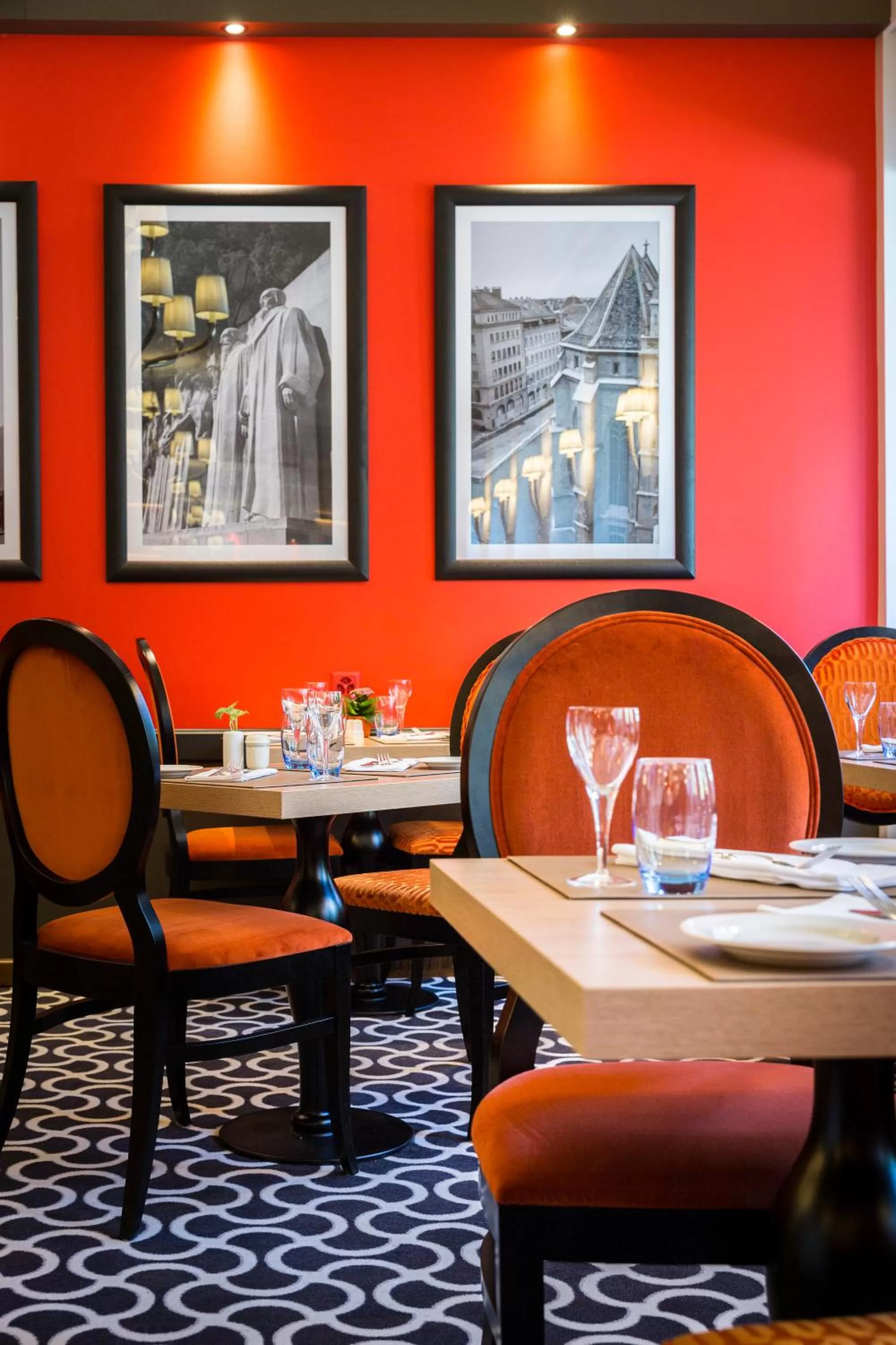 Restaurant/places to eat in Hotel Eden