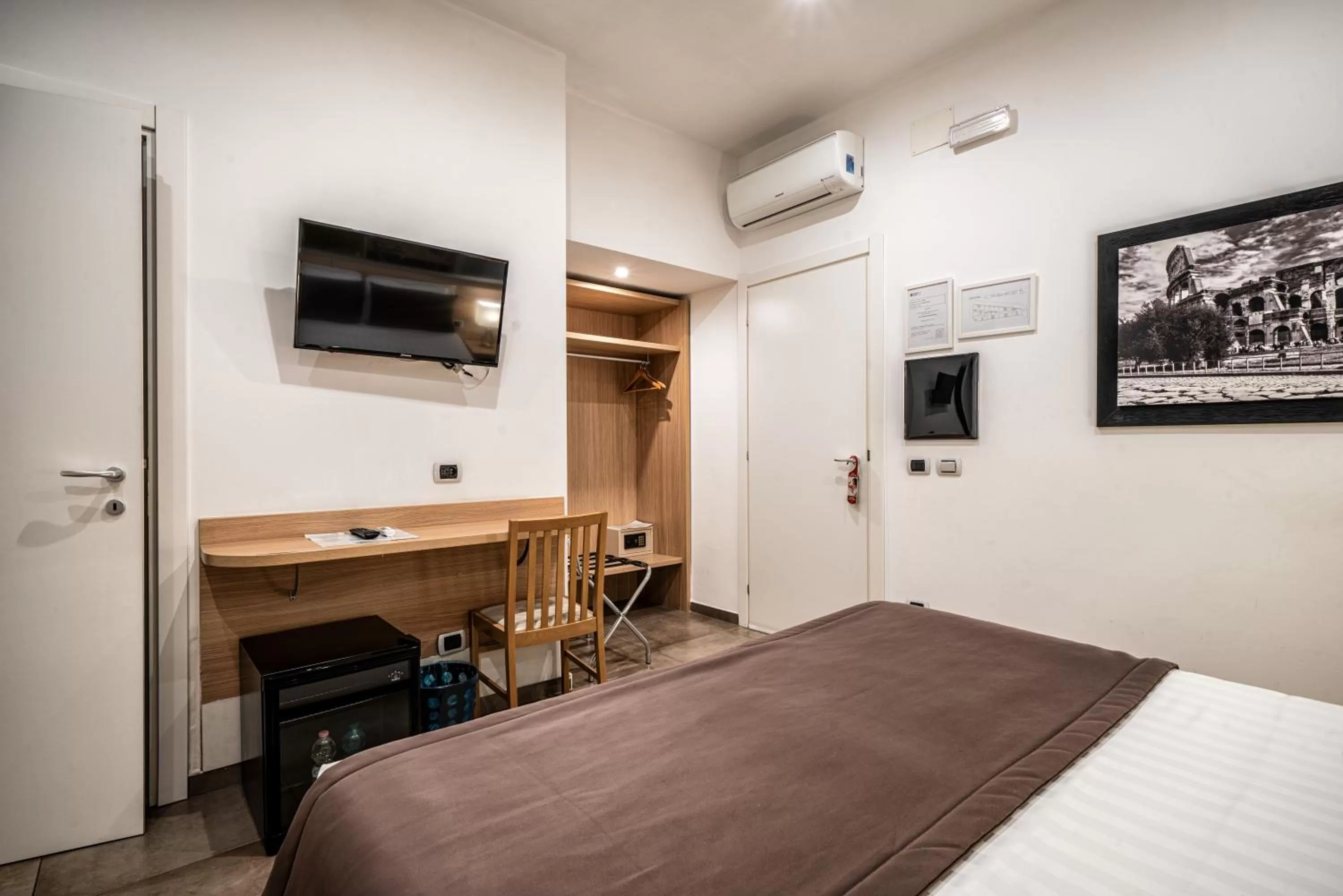 Bedroom, Bed in Hotel Paolo II