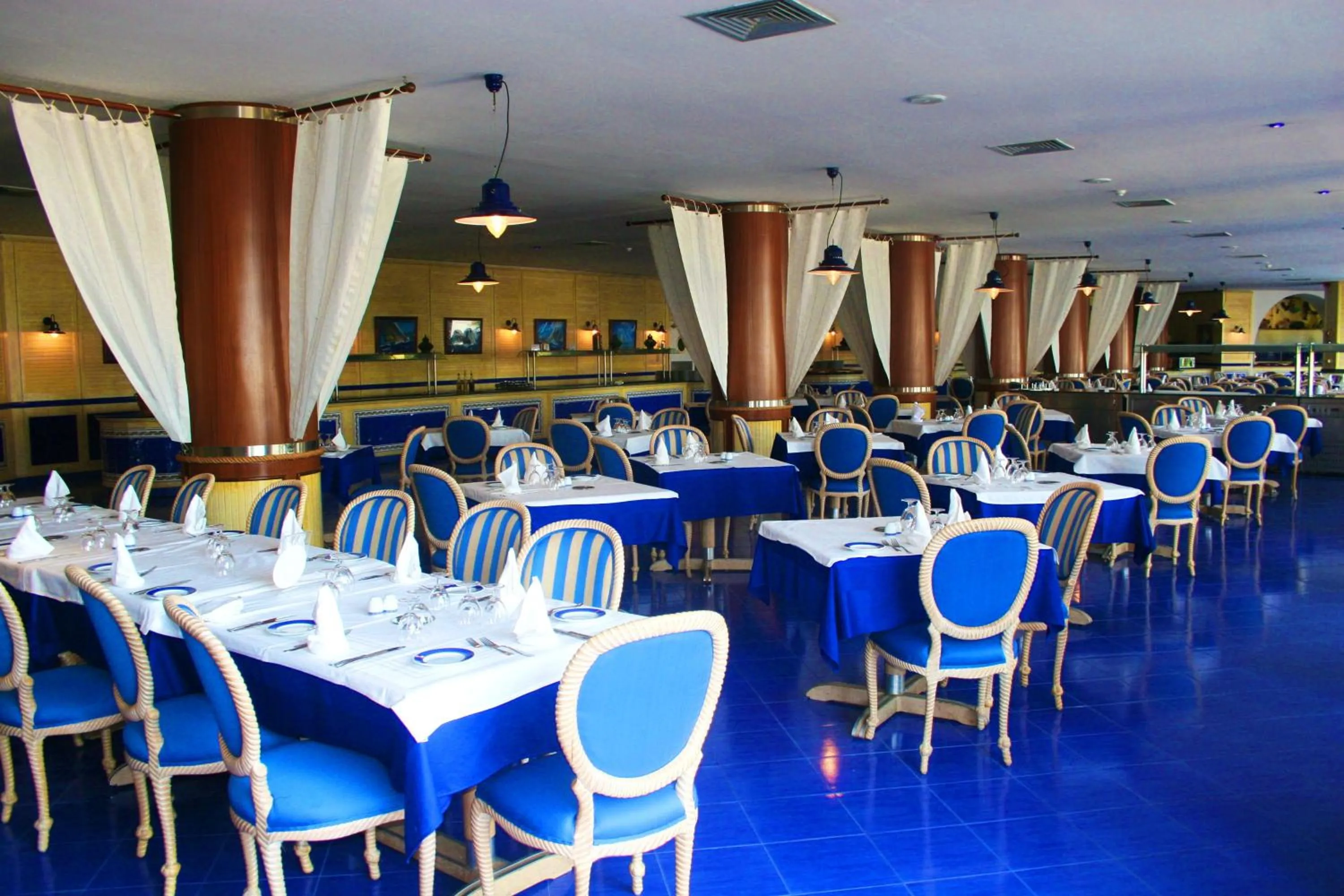 Restaurant/places to eat in Regency Hotel & Spa