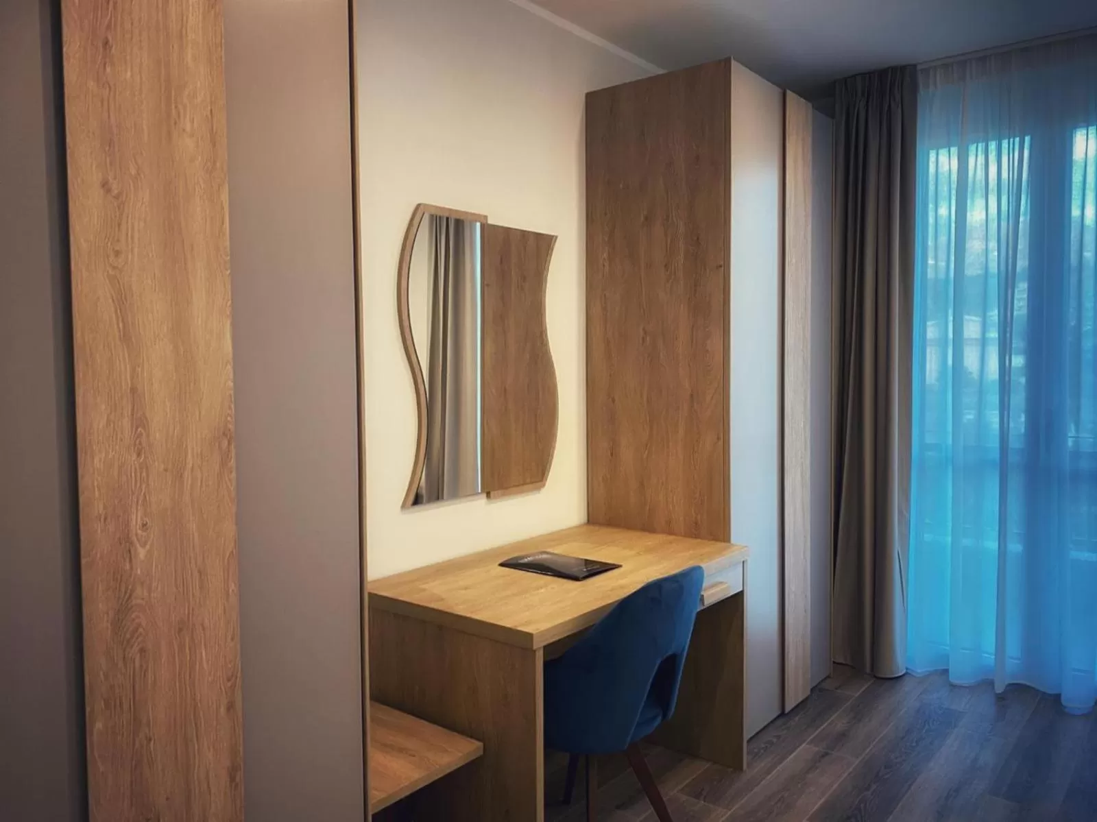 TV/Entertainment Center in Lumarooms B&B