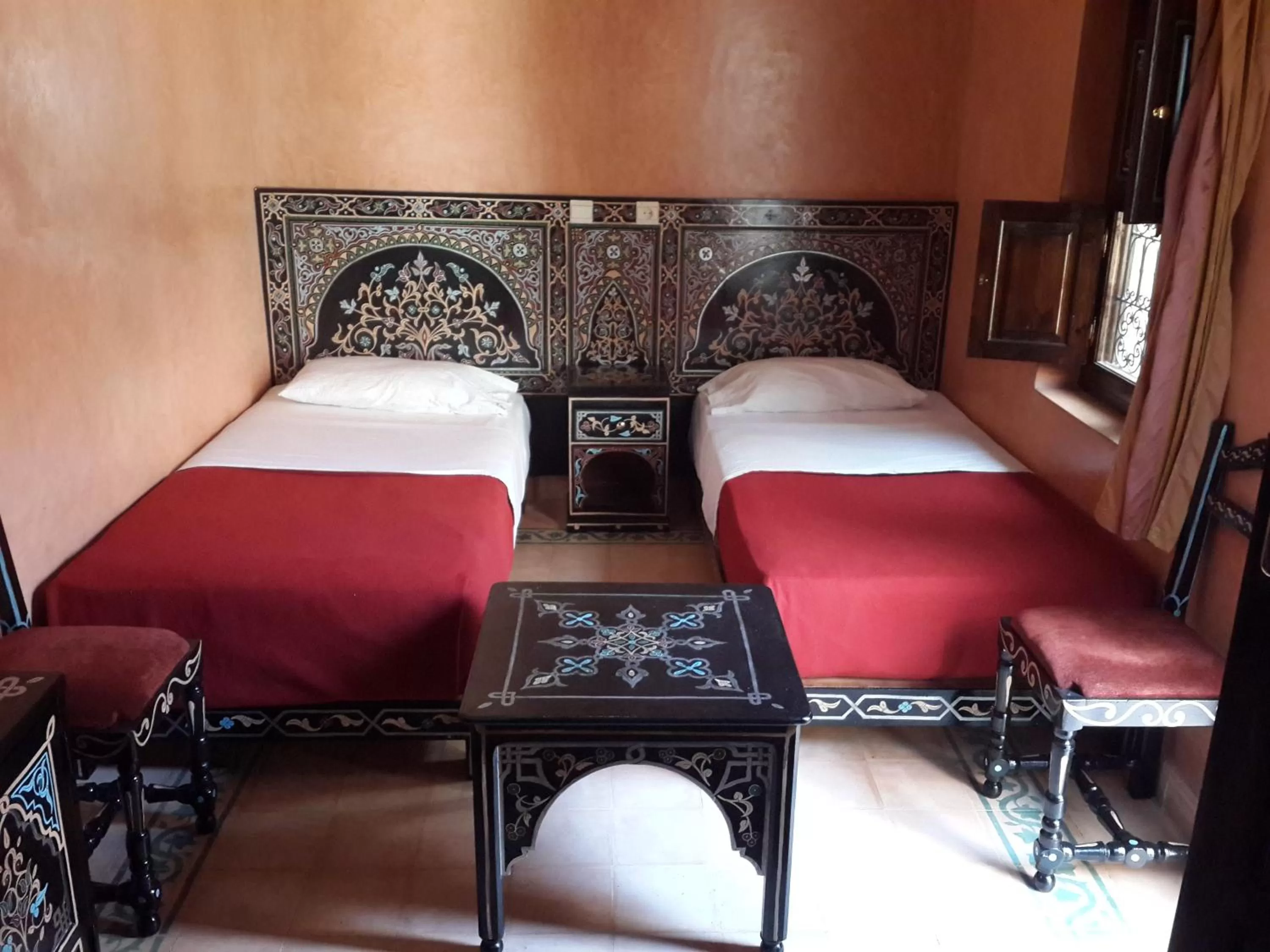 Double Room with Private Bathroom in Hotel Cecil