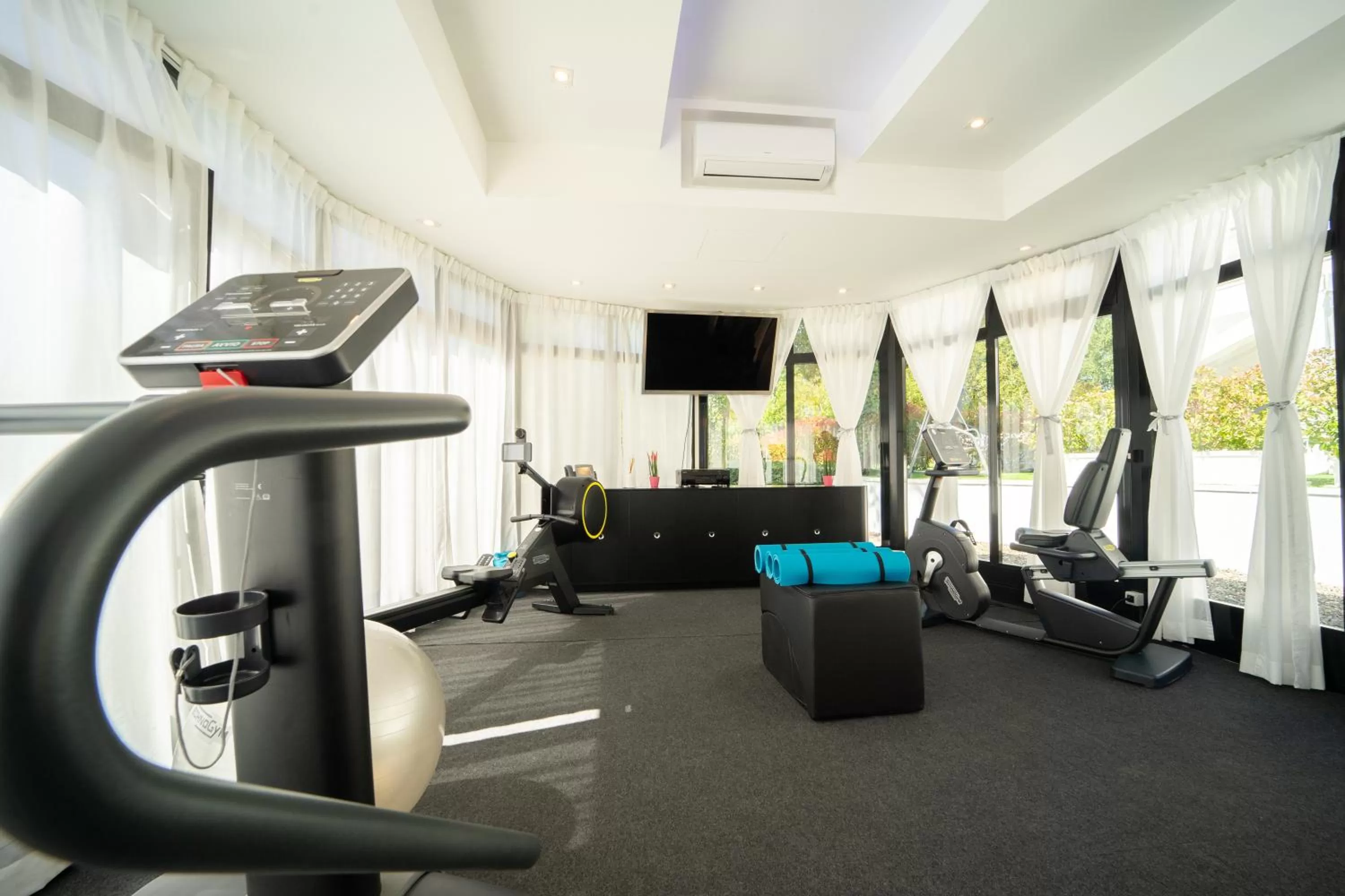 Fitness centre/facilities in iConic Wellness Resort & Spa
