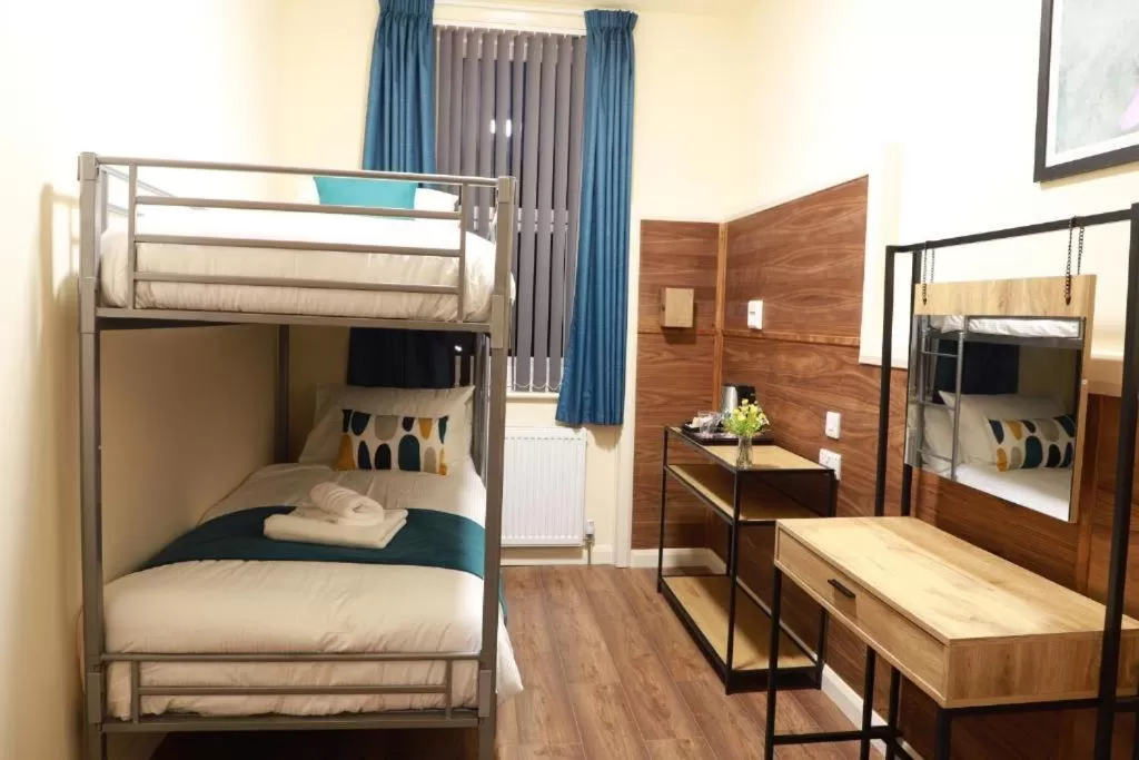 bunk bed, Bed in Hazeldean