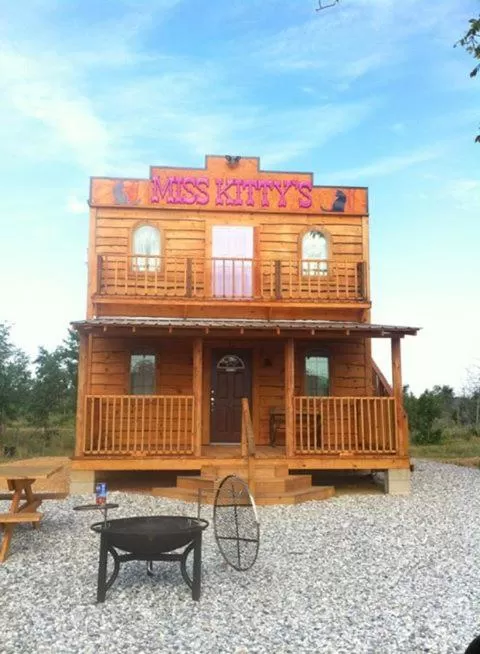 Property Building in Diamonds Old West