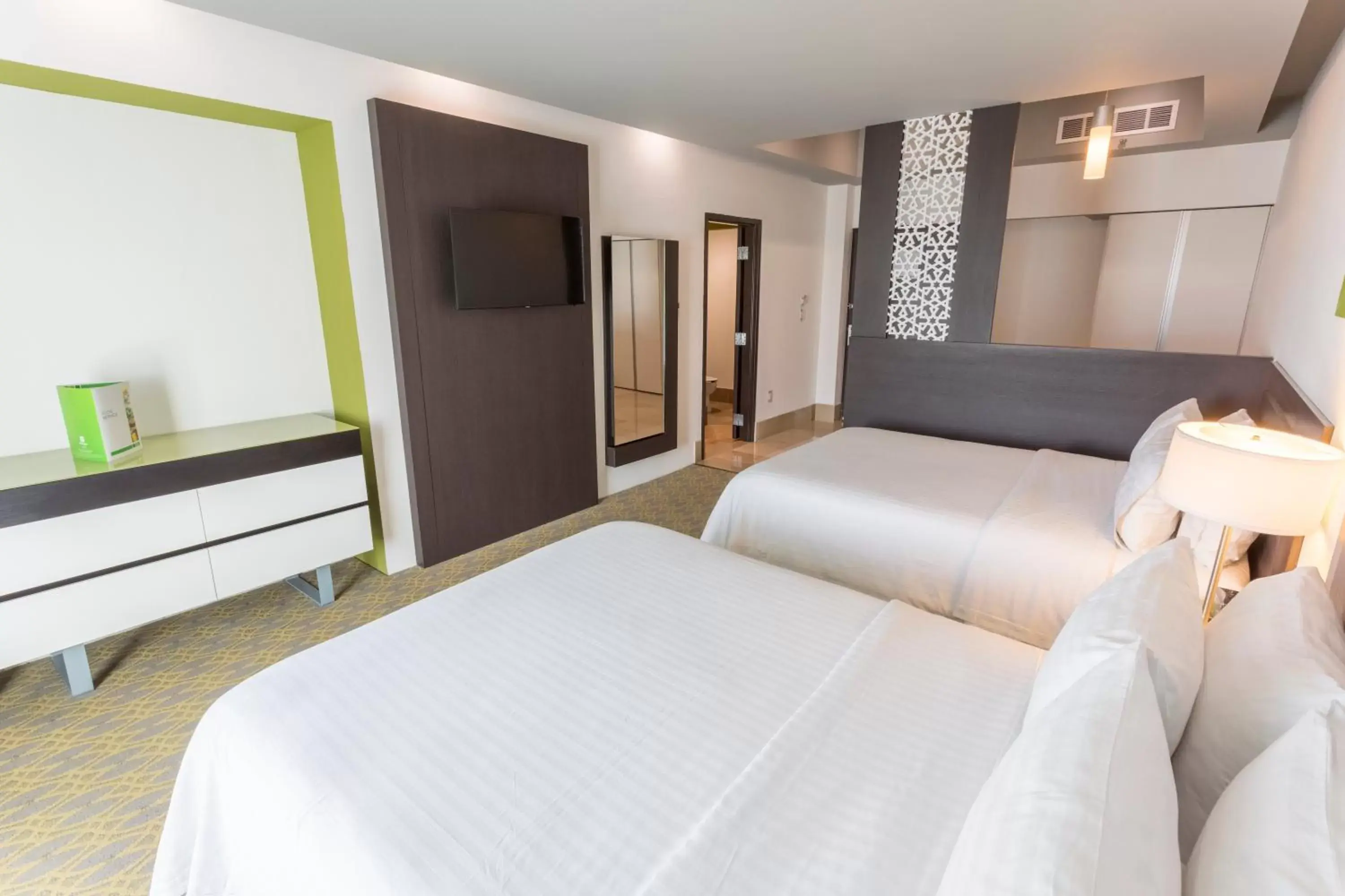 Standard Double Room with Two Double Beds and City View in Holiday Inn Queretaro Zona Krystal by IHG Standard Double Room with Two Double Beds and City View in Holiday Inn Queretaro Zona Krystal by IHG