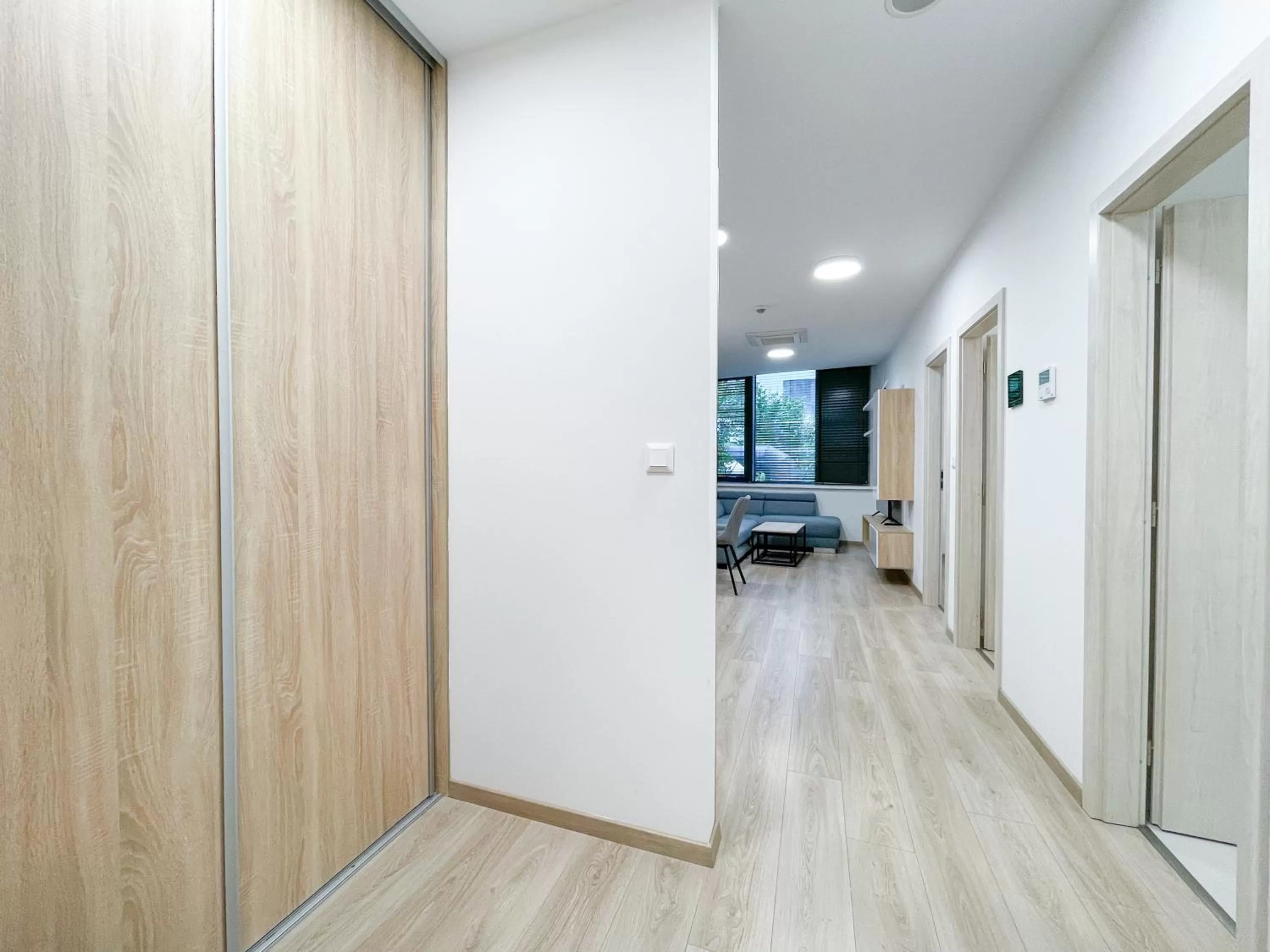 wardrobe in Metropolitan Star Apart Hotel