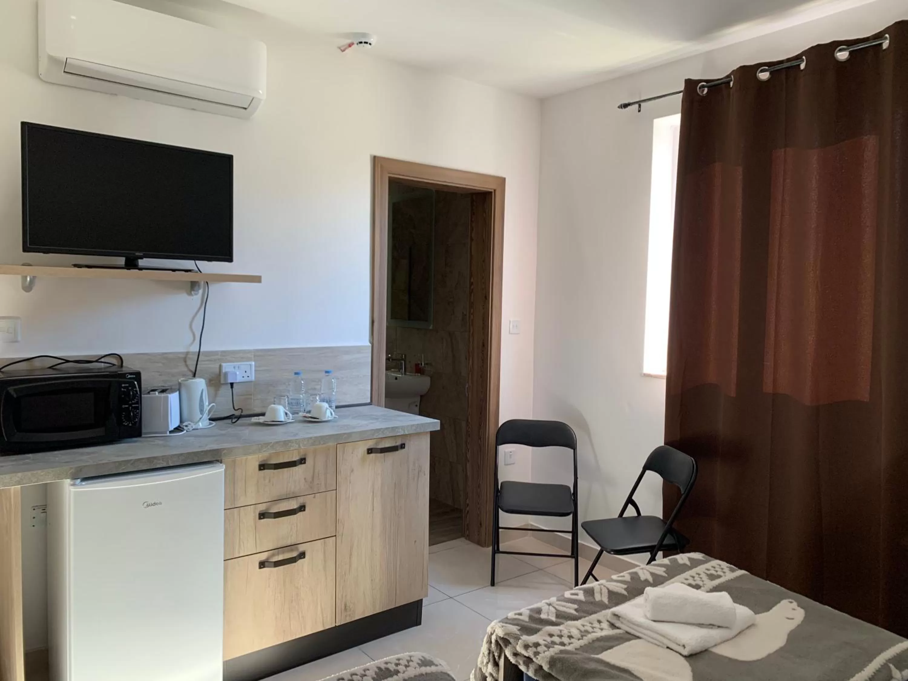 Bedroom in Mon-Chery