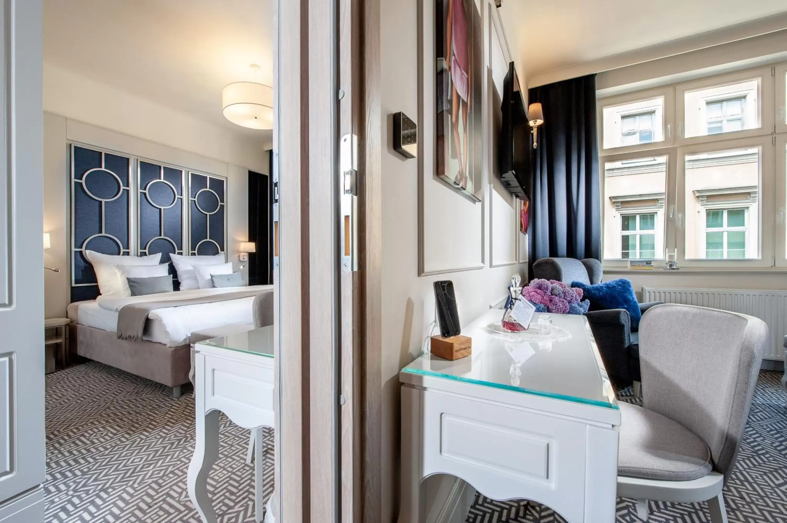 Two Connecting Double Rooms in Amber Design Residence Two Connecting Double Rooms in Amber Design Residence