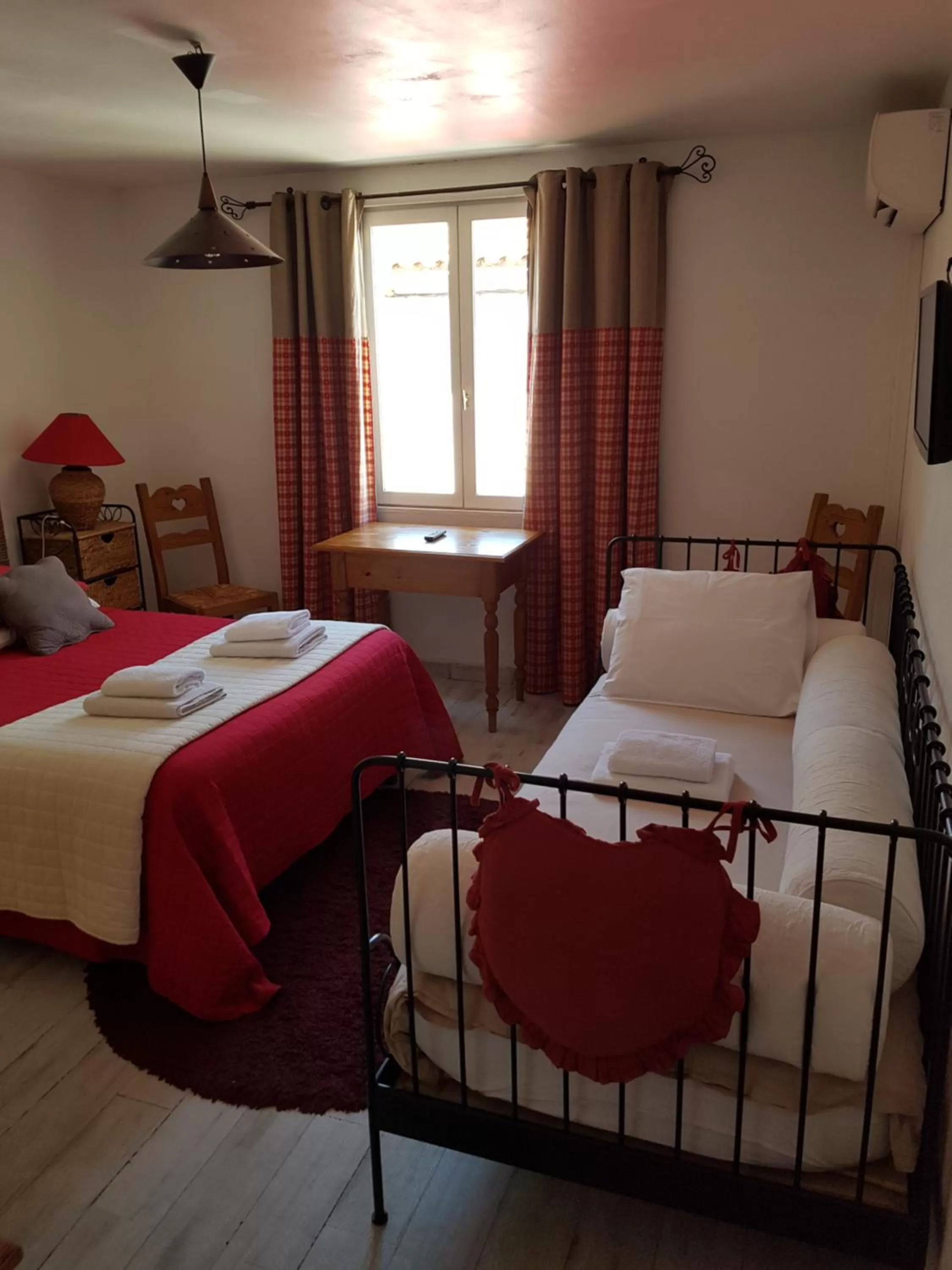 Photo of the whole room, Bed in Hôtel Restaurant Le Provençal