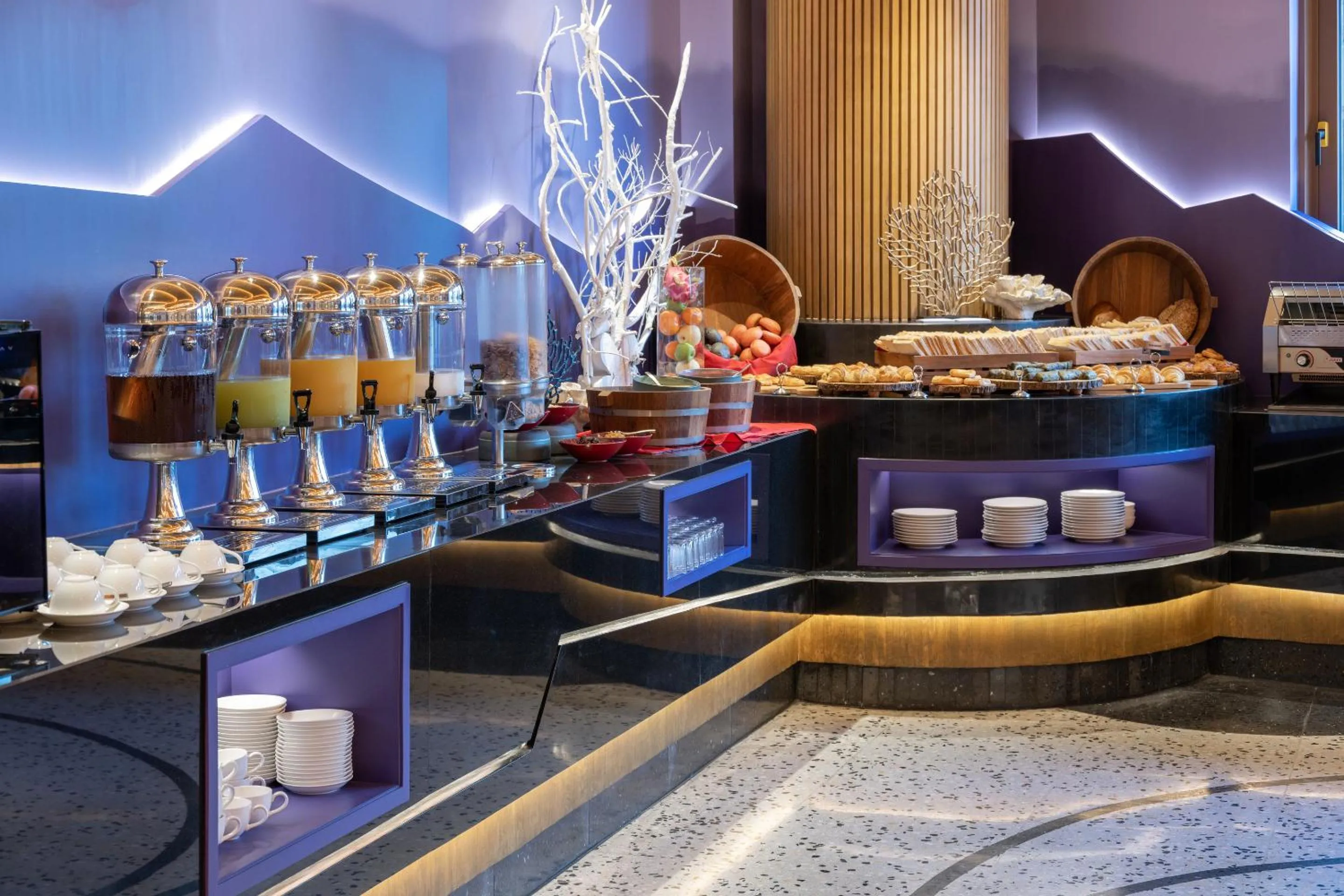 Restaurant/places to eat in Metadee Concept Hotel