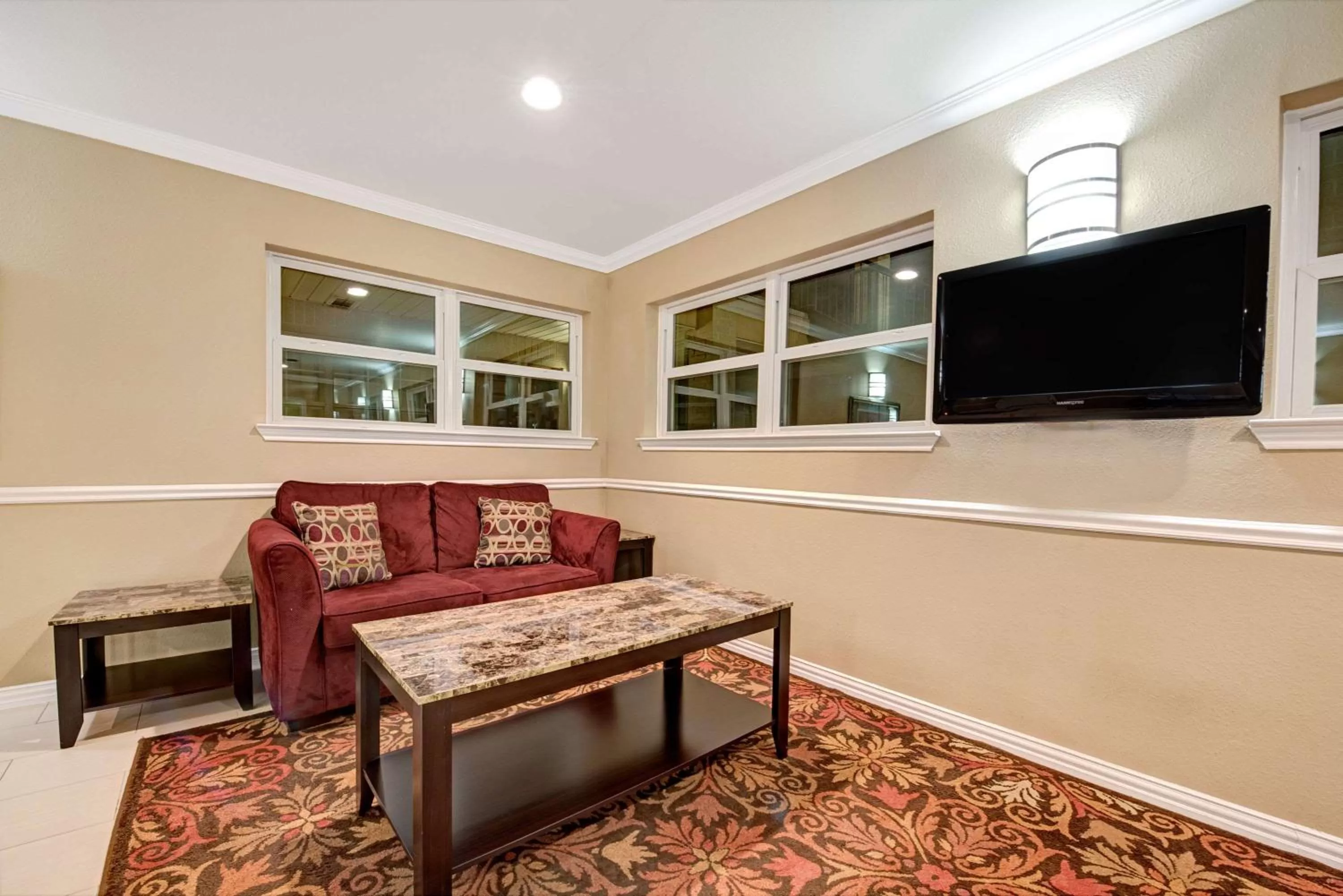 Lobby or reception in Super 8 by Wyndham Richardson Dallas