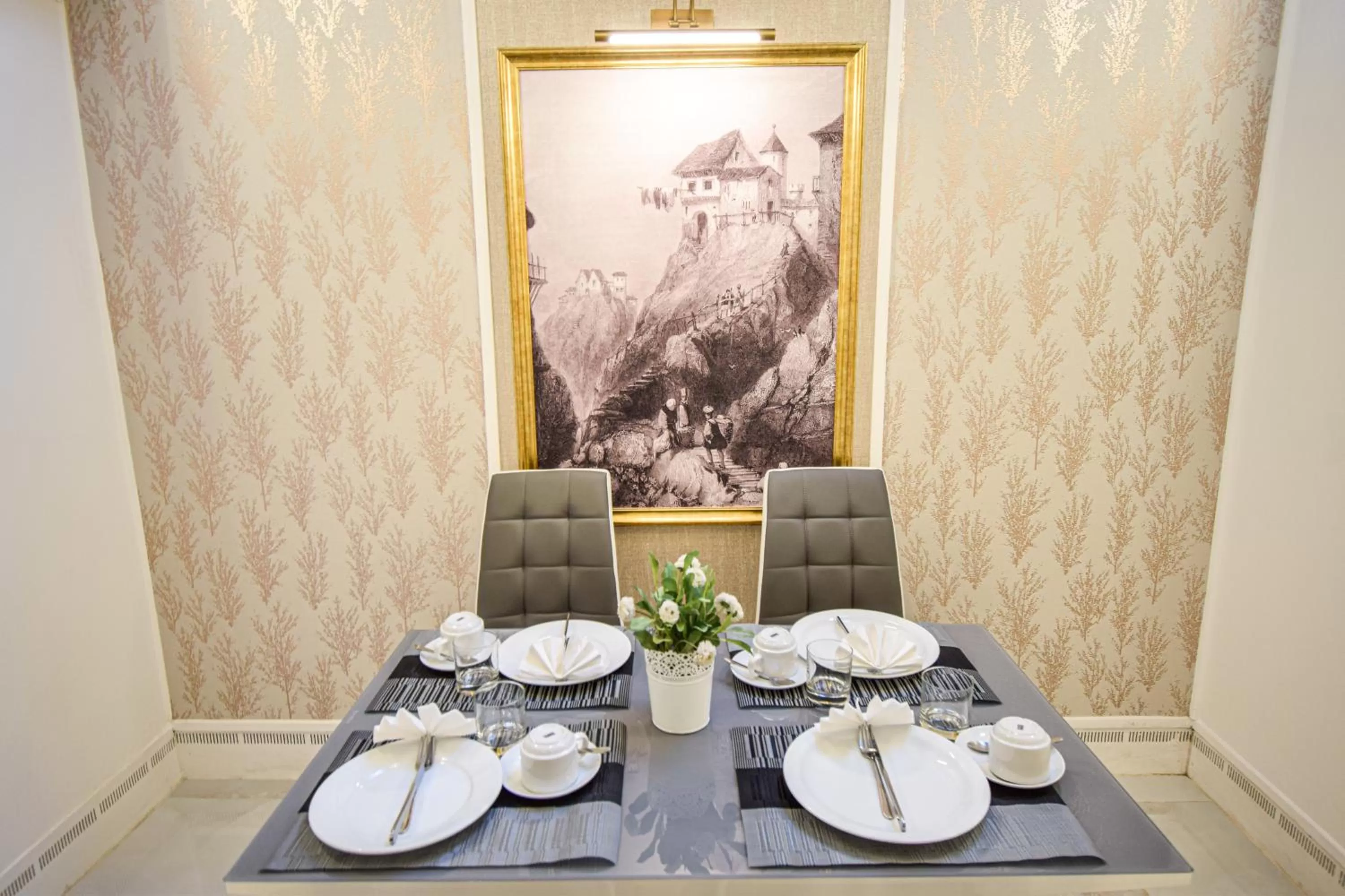 Pembridge Palace Hotel