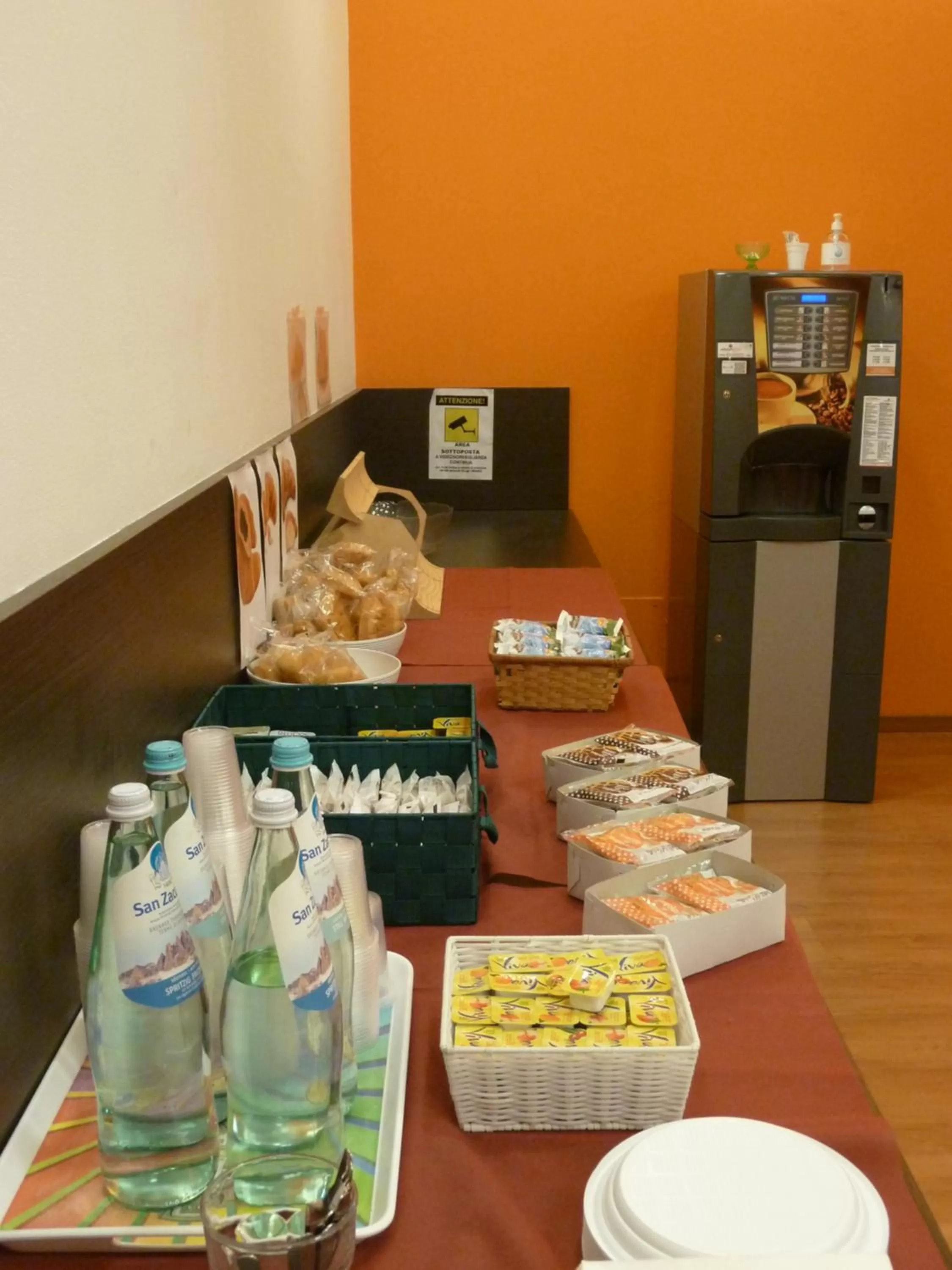 Buffet breakfast in Hotel Fiera