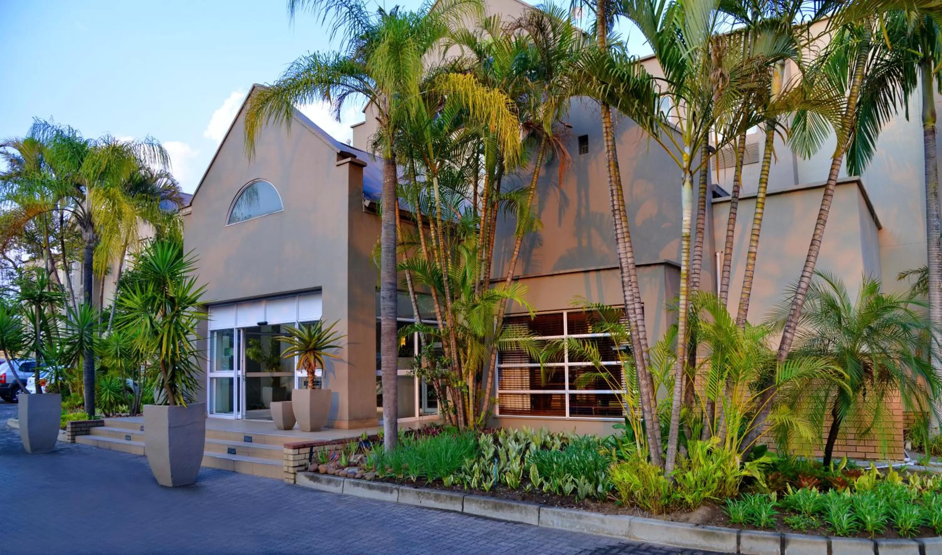 Facade/entrance in Town Lodge Mbombela