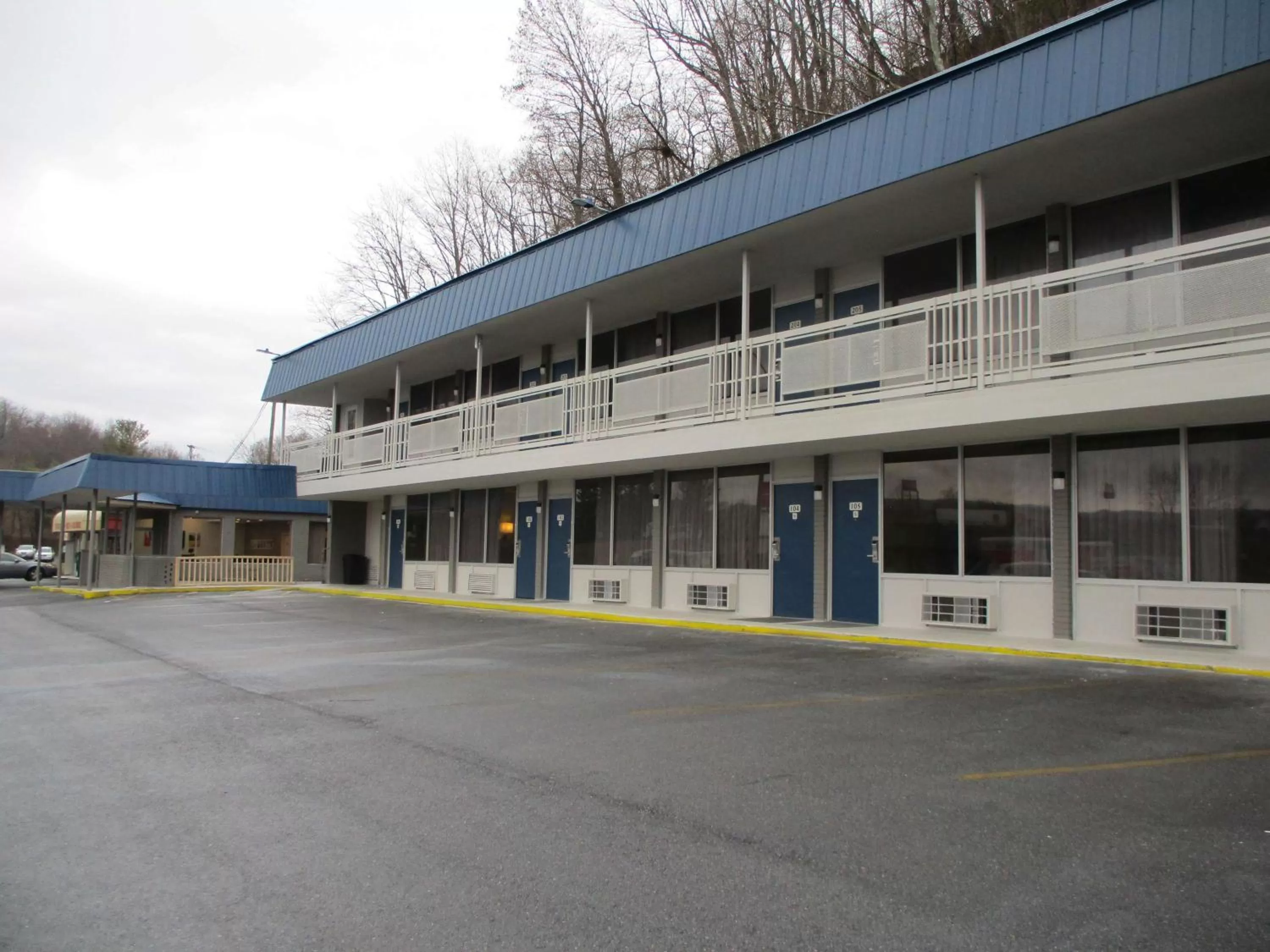 Property building in Motel 6-Chilhowie, VA
