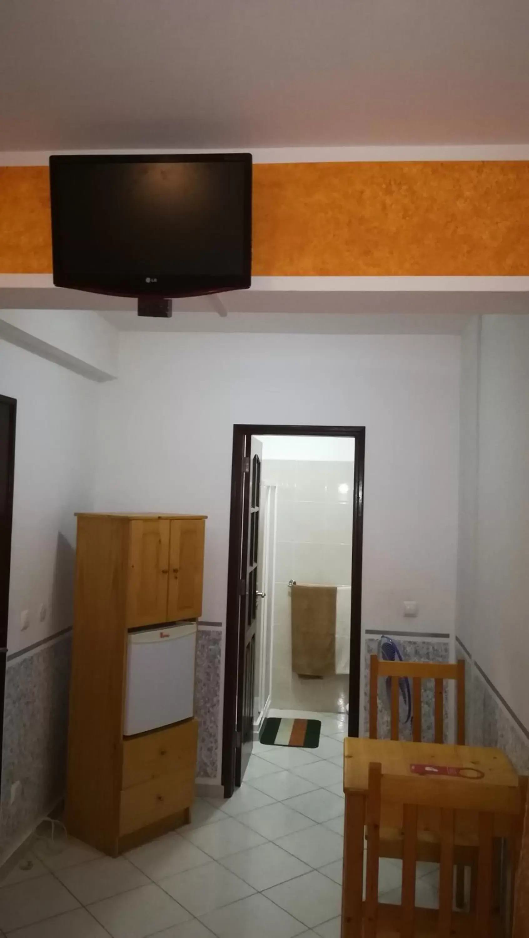 Standard Quadruple Room in Basic Hotel Standard Quadruple Room in Basic Hotel