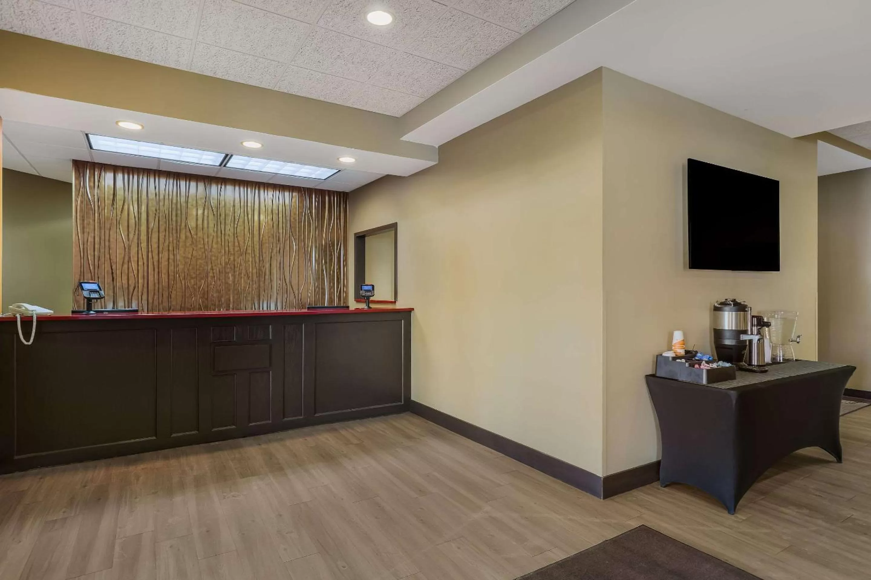 Lobby or reception in MainStay Suites Fitchburg - Madison