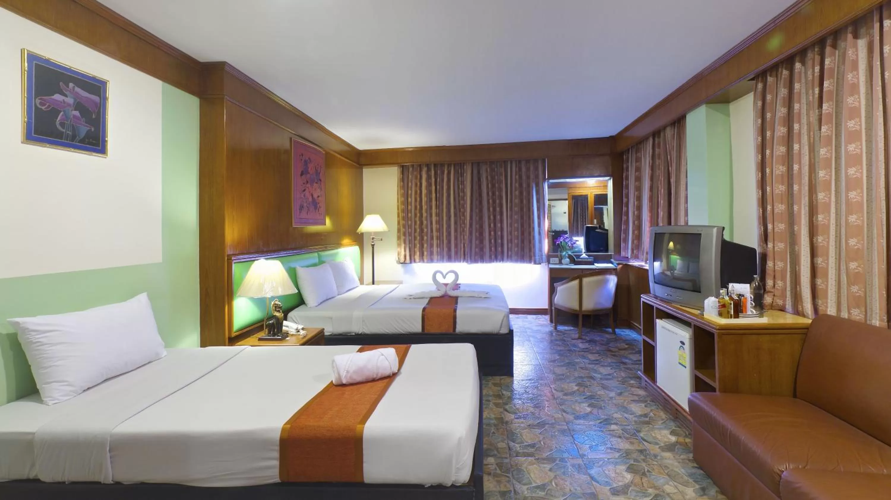 Bed in Silom Avenue Inn