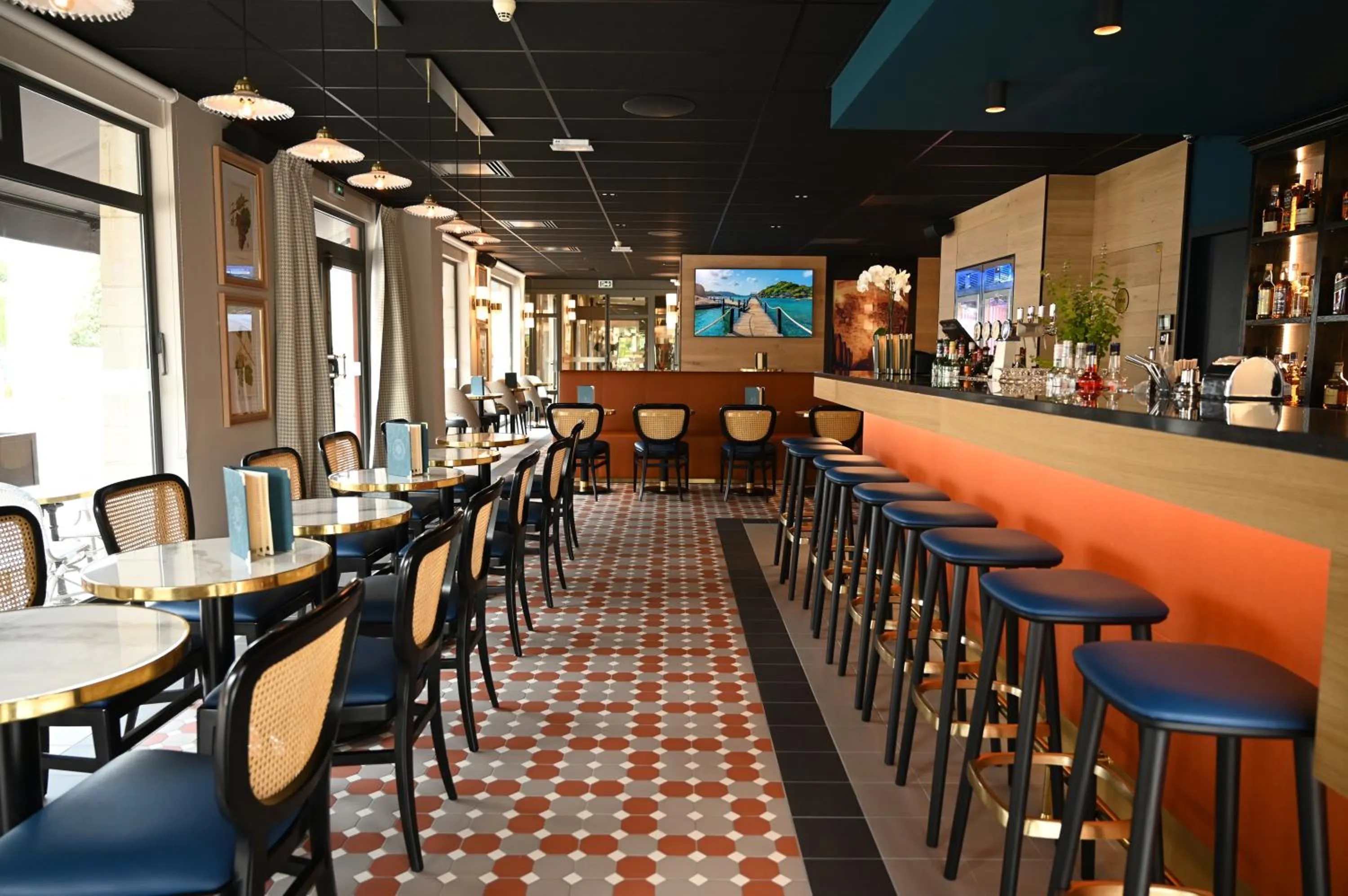 Lounge or bar in Hôtel Le Rempart