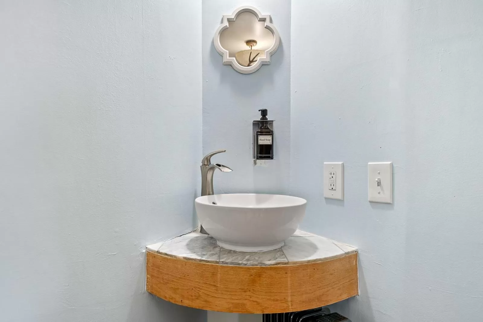 Bedroom in Qupqugiaq Inn