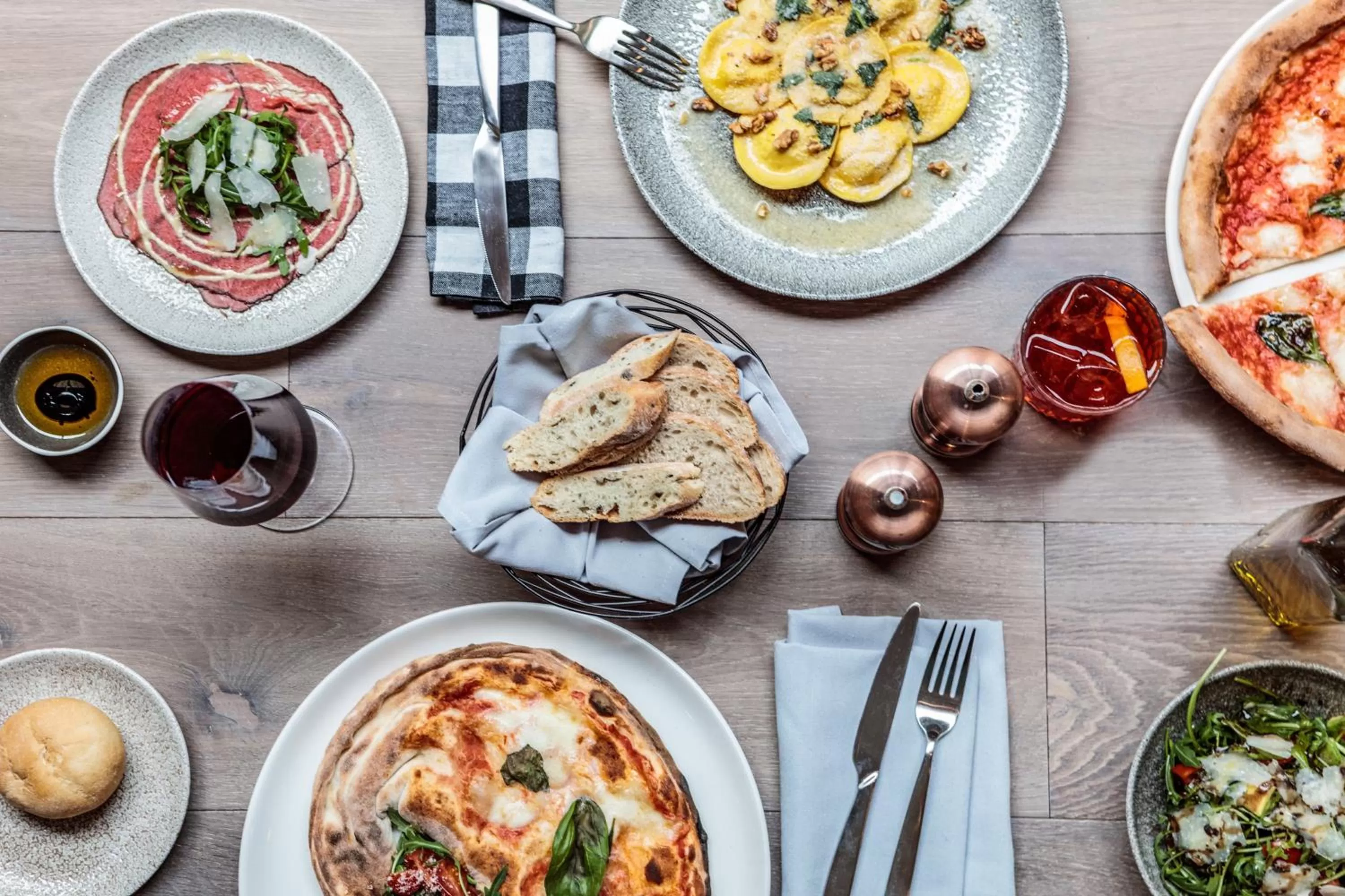 Restaurant/places to eat in Holiday Inn London Heathrow - Bath Road by IHG