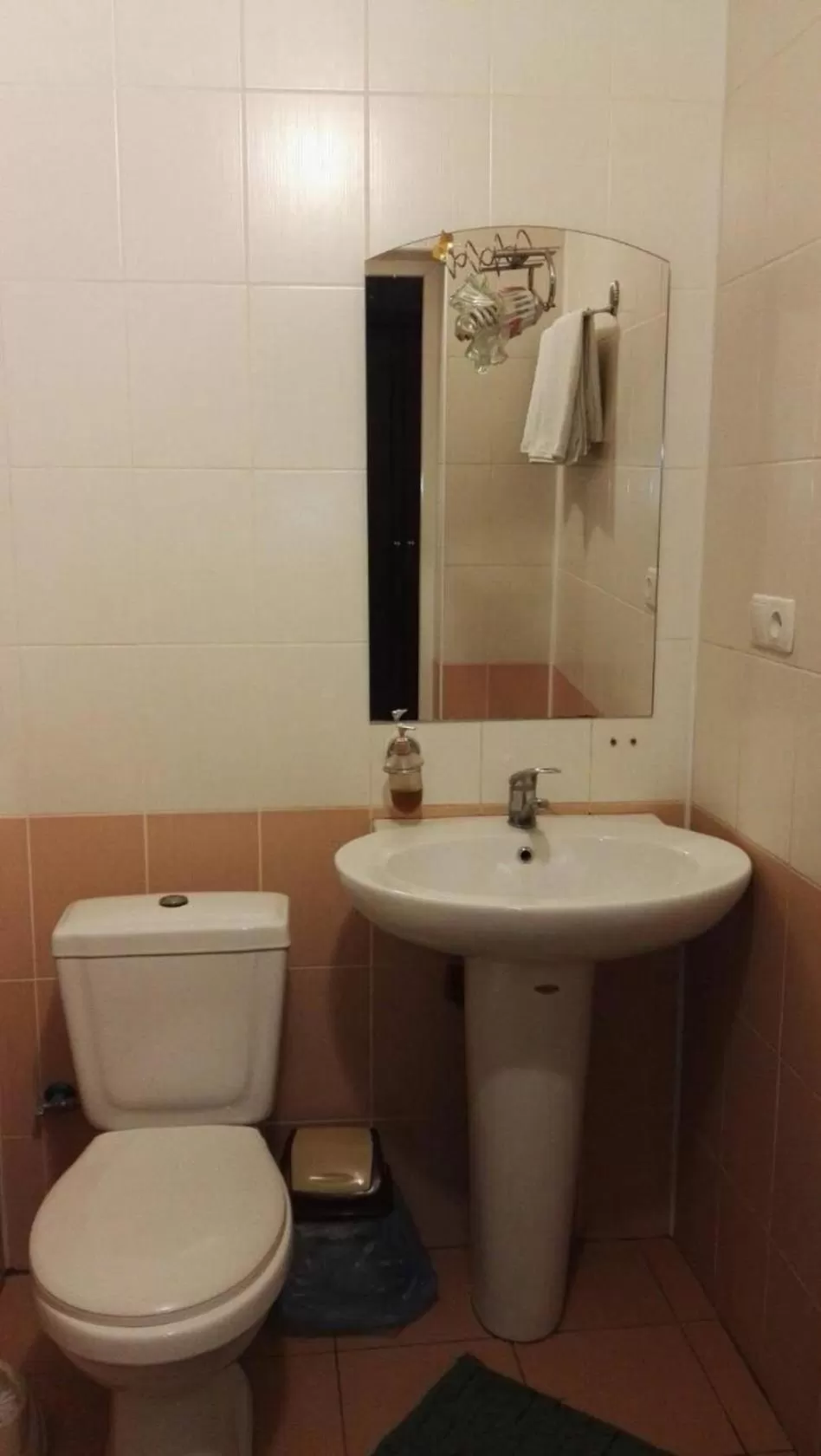 Bathroom in Monte-Kristo Hotel