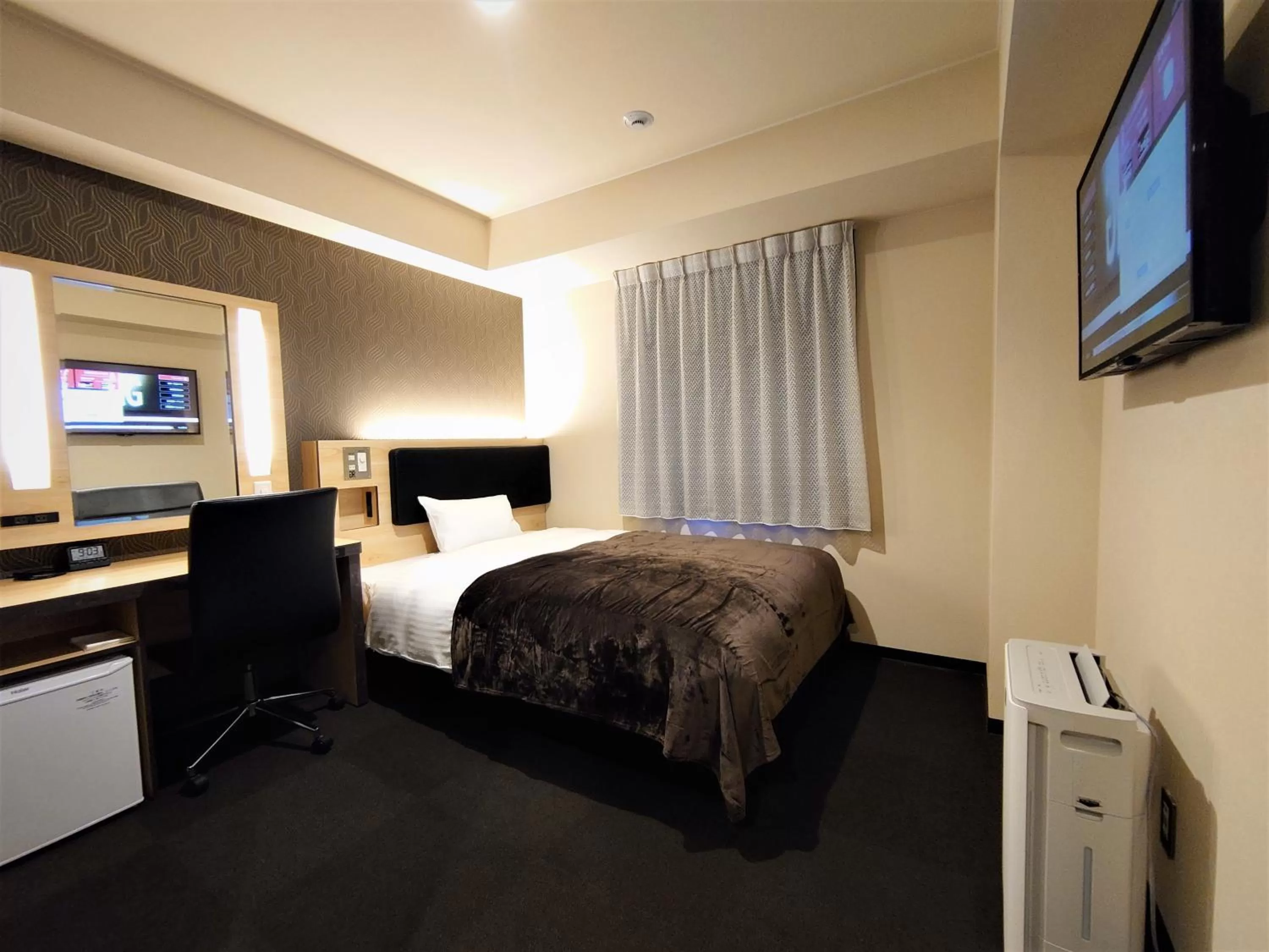 Photo of the whole room, Bed in Green Rich Hotel Matsue Station Across - Artificial hot spring Futamata Yunohana