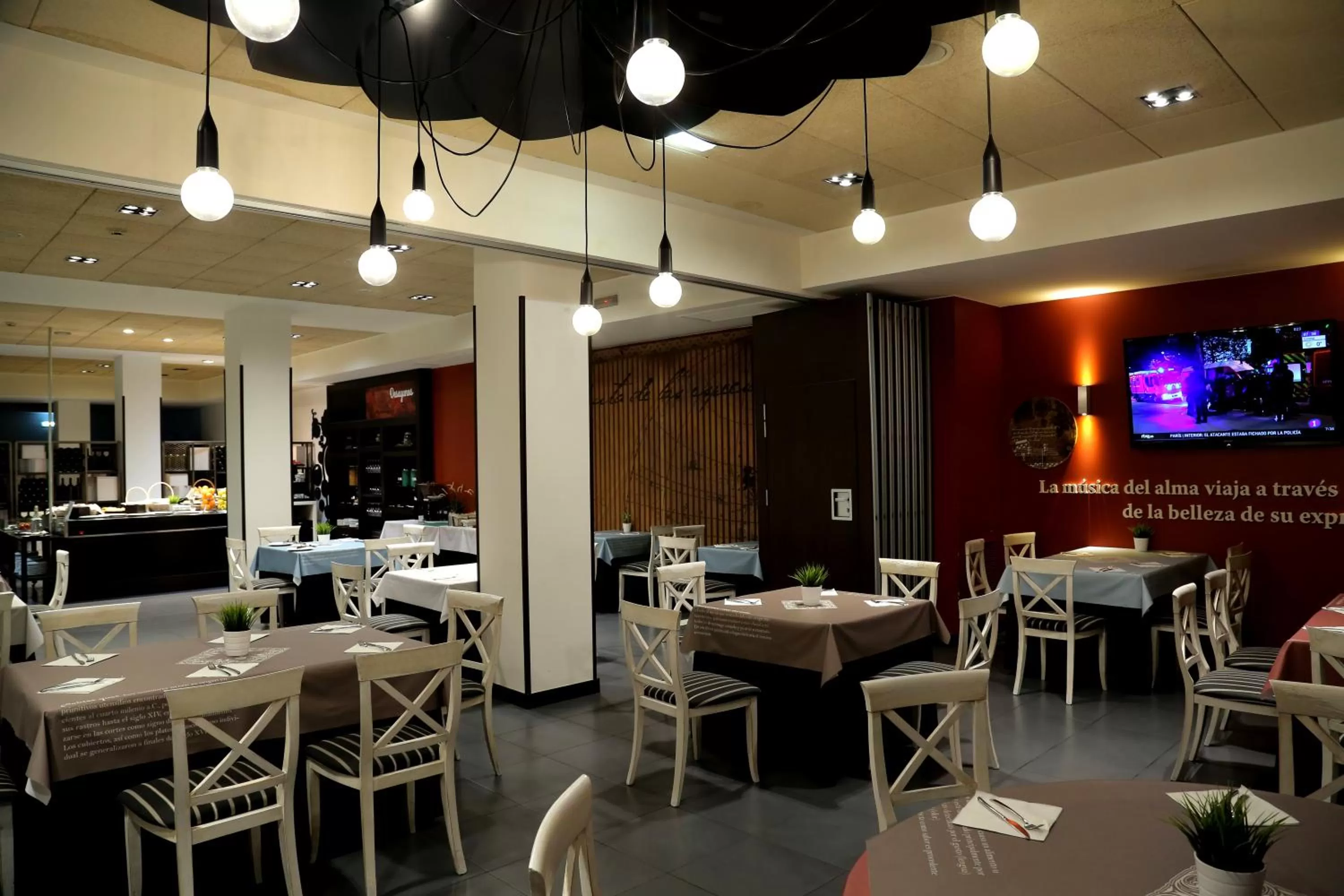 Buffet breakfast in Hotel Oriente