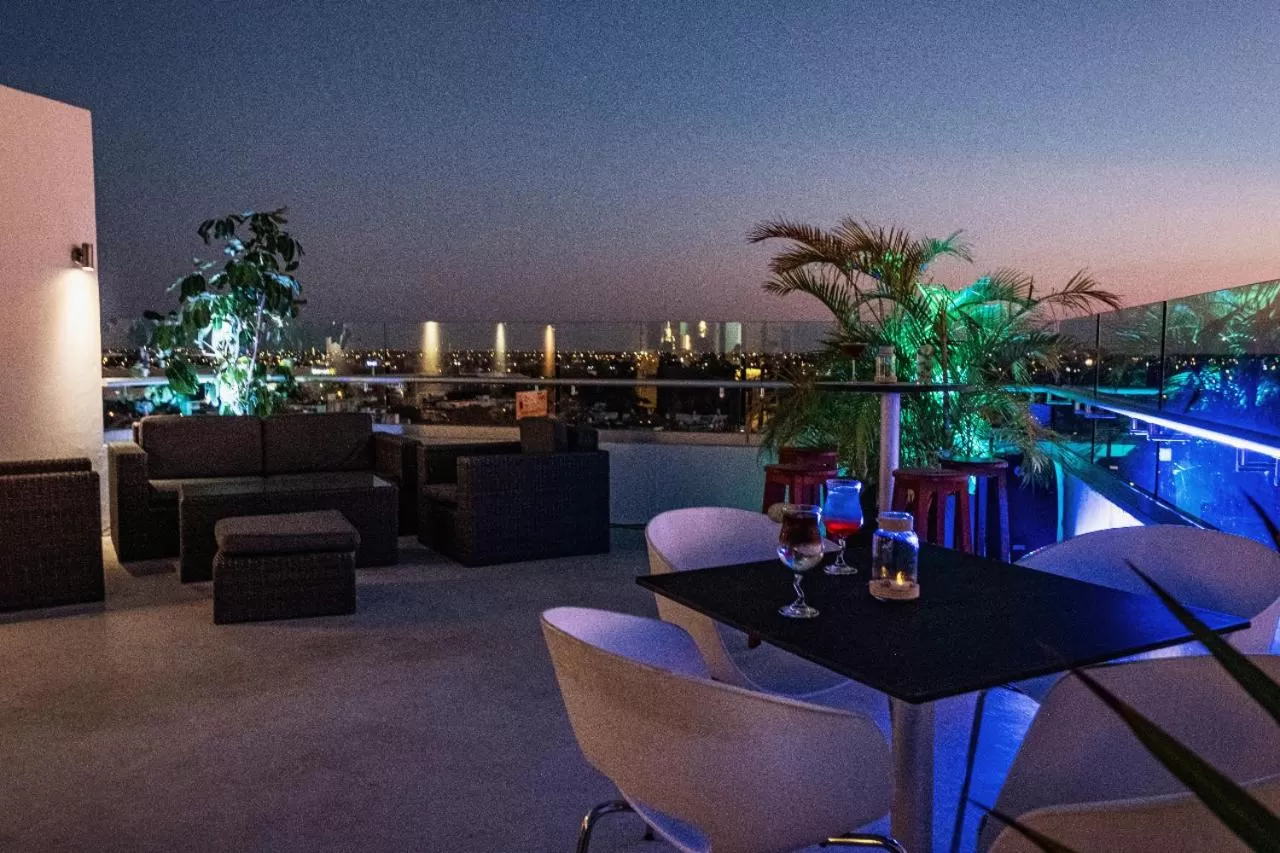 Lounge or bar in Mesón de la Luna Hotel & Spa