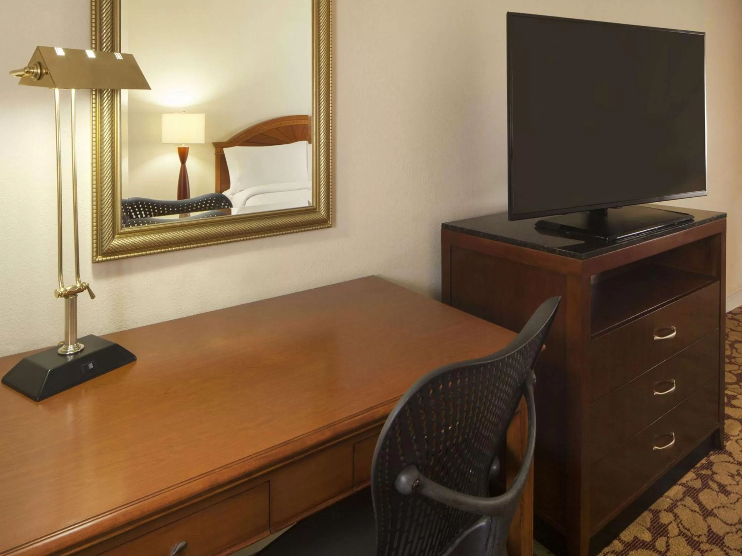 Bedroom in Hilton Garden Inn Virginia Beach Town Center