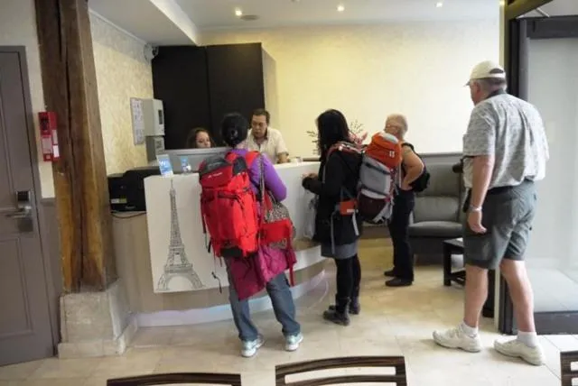 Lobby or reception in Hotel Chabrol Opera