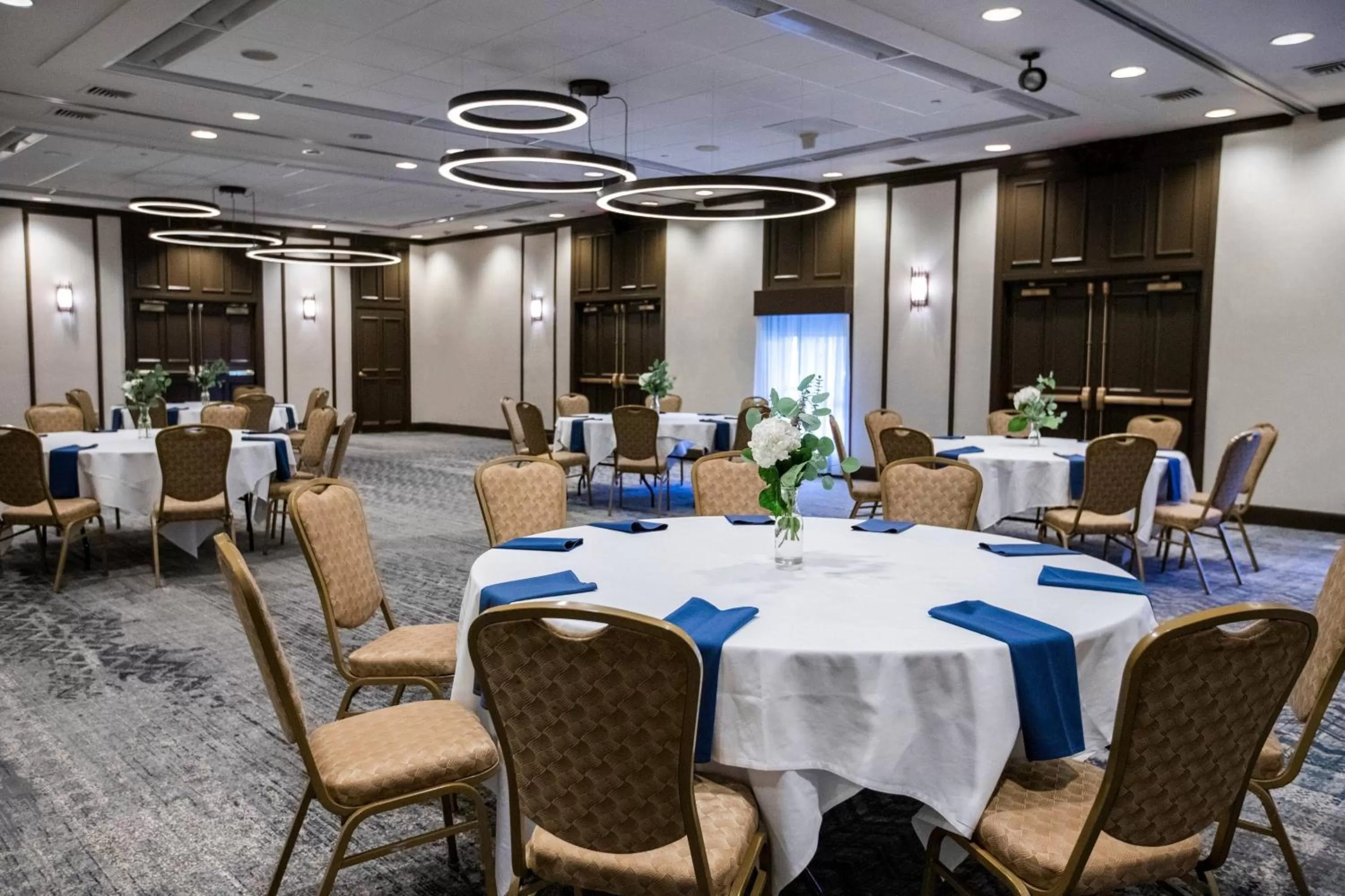 Meeting/conference room in Delta Hotels by Marriott Burlington
